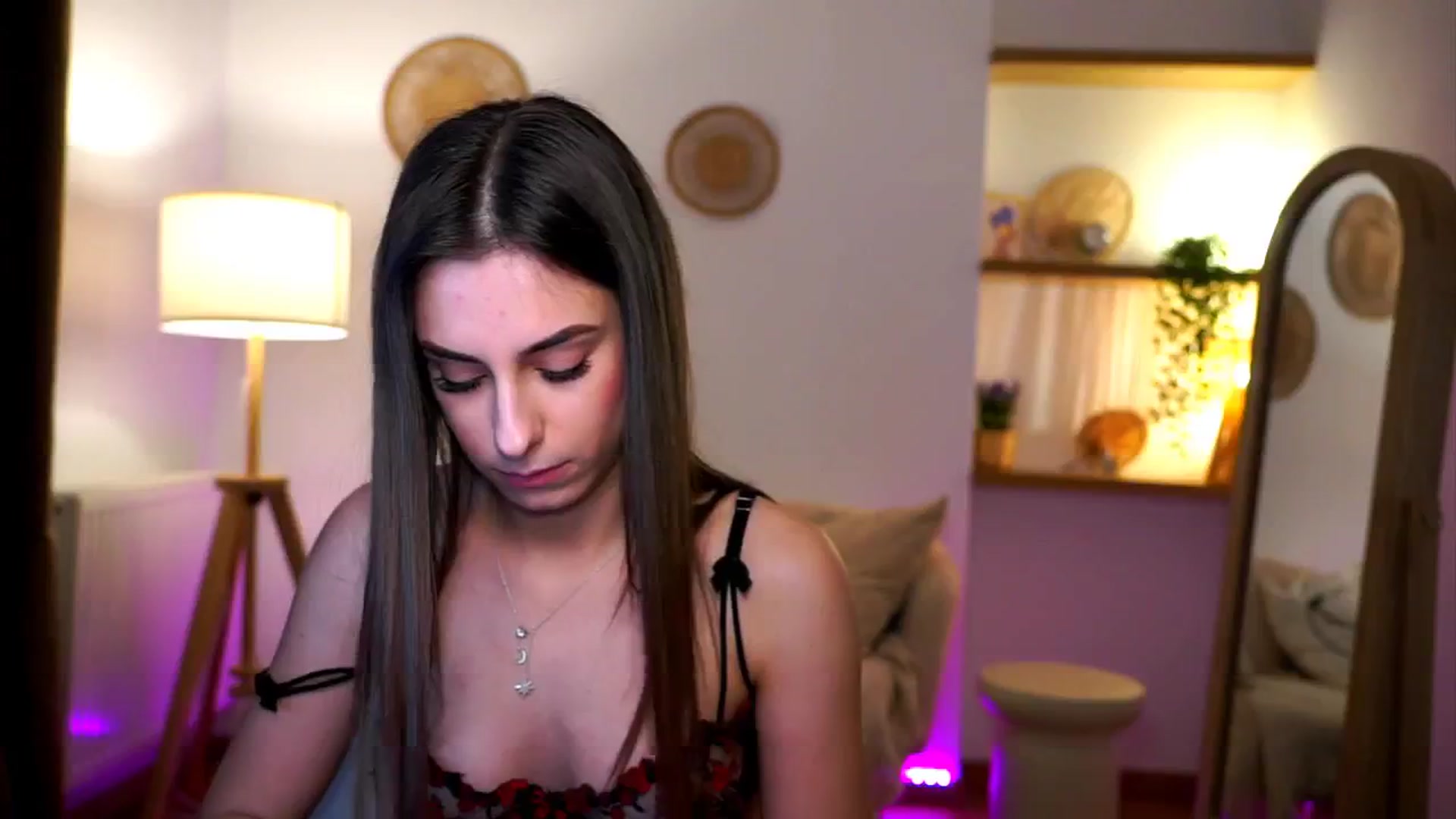 Gallery image thumbnail from Hidden_Gem_'s myfreecams stream on, 12/28/2024, 20:17 image 5 of 20