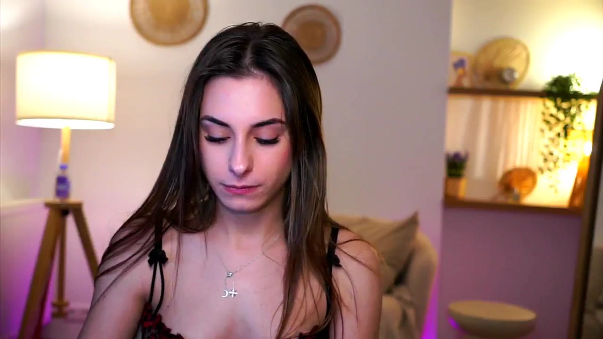 Gallery image thumbnail from Hidden_Gem_'s myfreecams stream on, 12/28/2024, 20:17 image 18 of 20