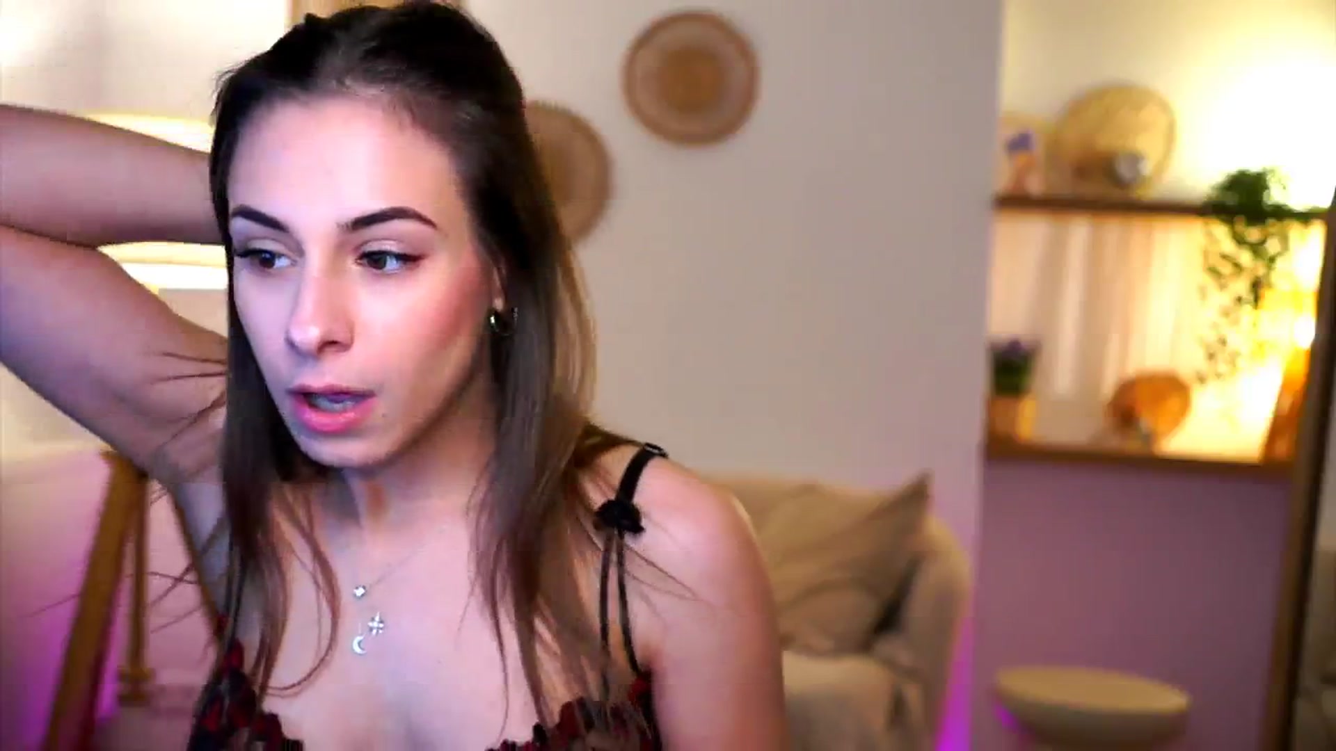 Gallery image thumbnail from Hidden_Gem_'s myfreecams stream on, 12/28/2024, 20:17 image 19 of 20