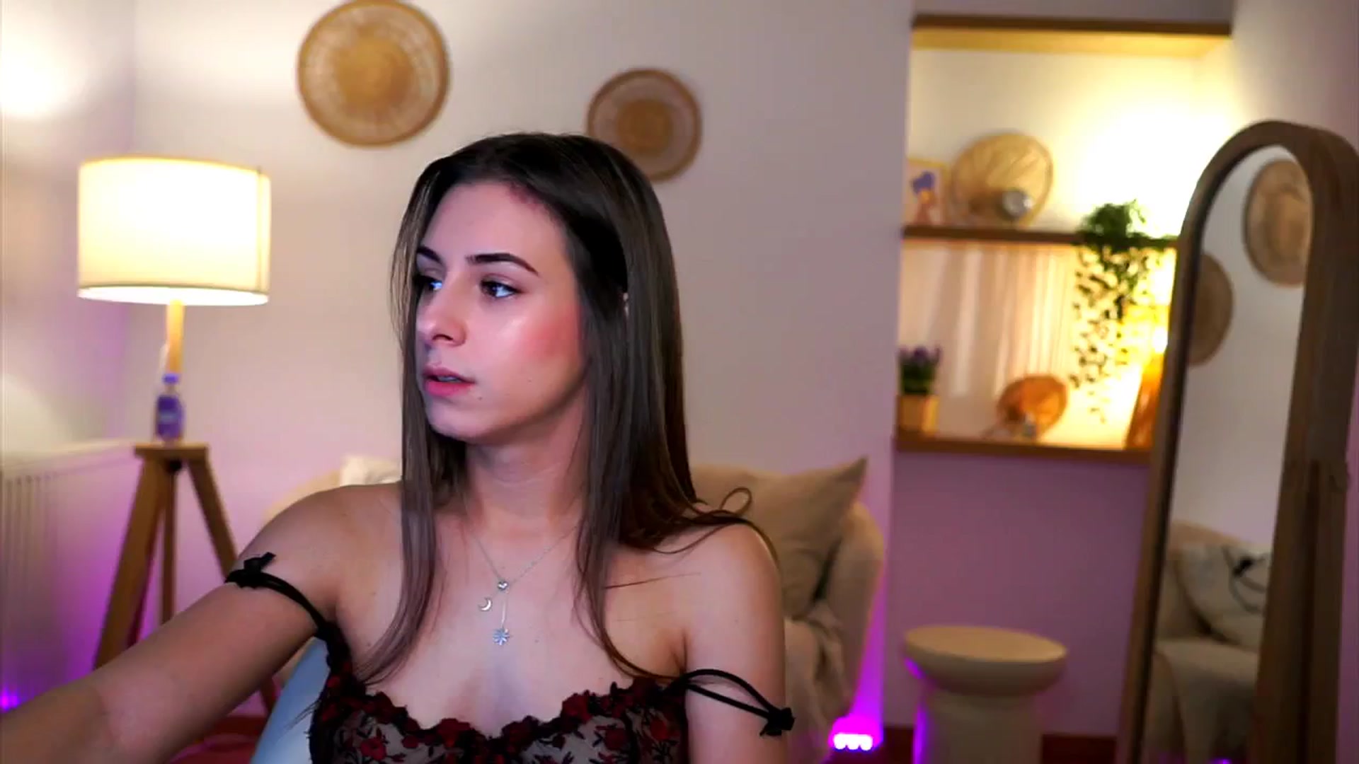 Gallery image thumbnail from Hidden_Gem_'s myfreecams stream on, 12/28/2024, 20:17 image 10 of 20