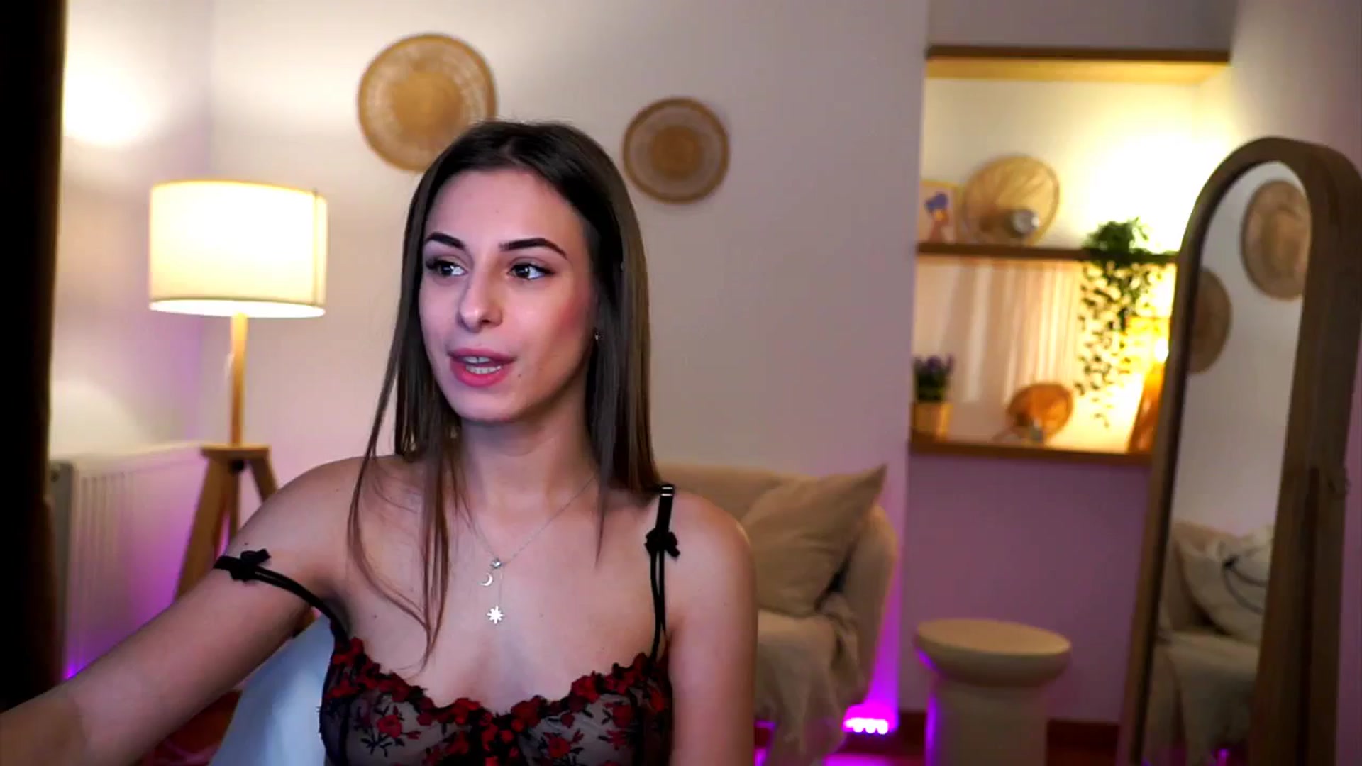 Gallery image thumbnail from Hidden_Gem_'s myfreecams stream on, 12/28/2024, 20:17 image 6 of 20