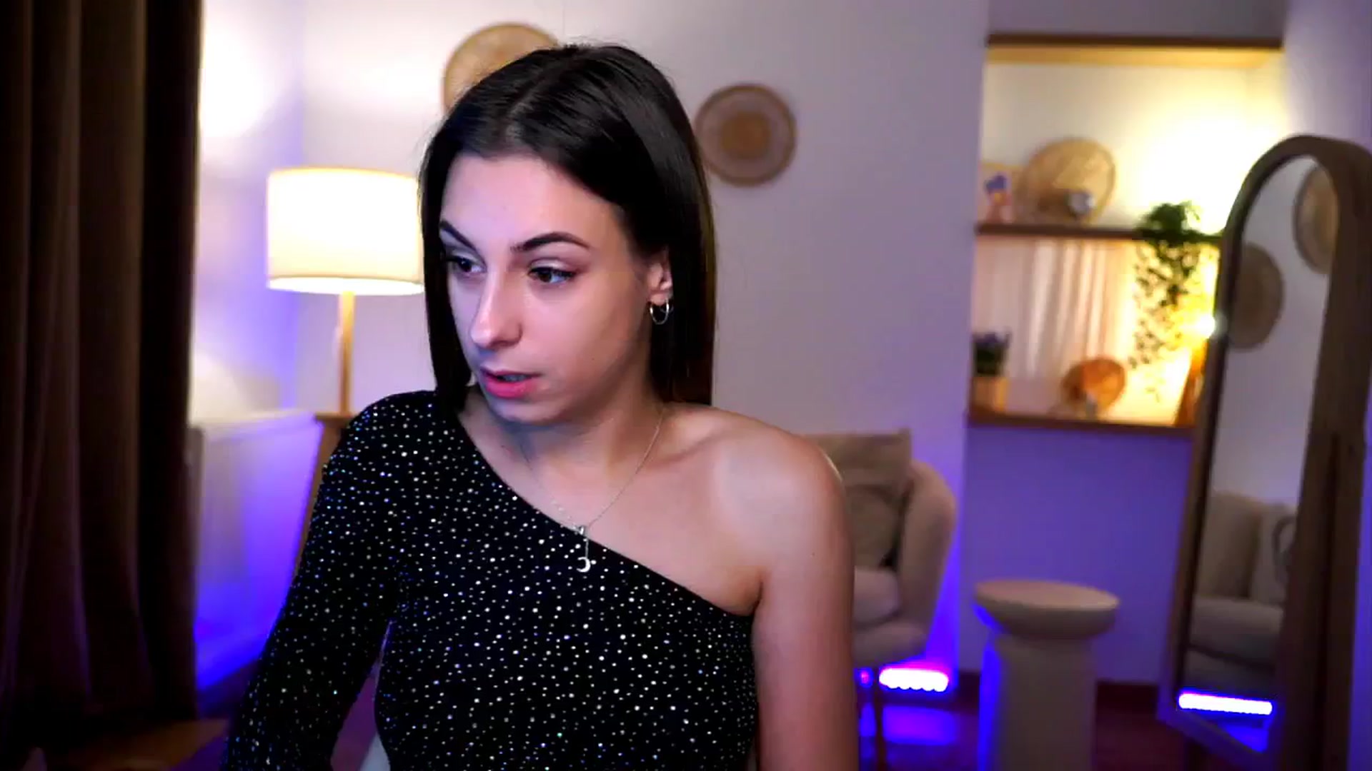 Gallery image thumbnail from Hidden_Gem_'s myfreecams stream on, 12/31/2024, 19:40 image 18 of 20