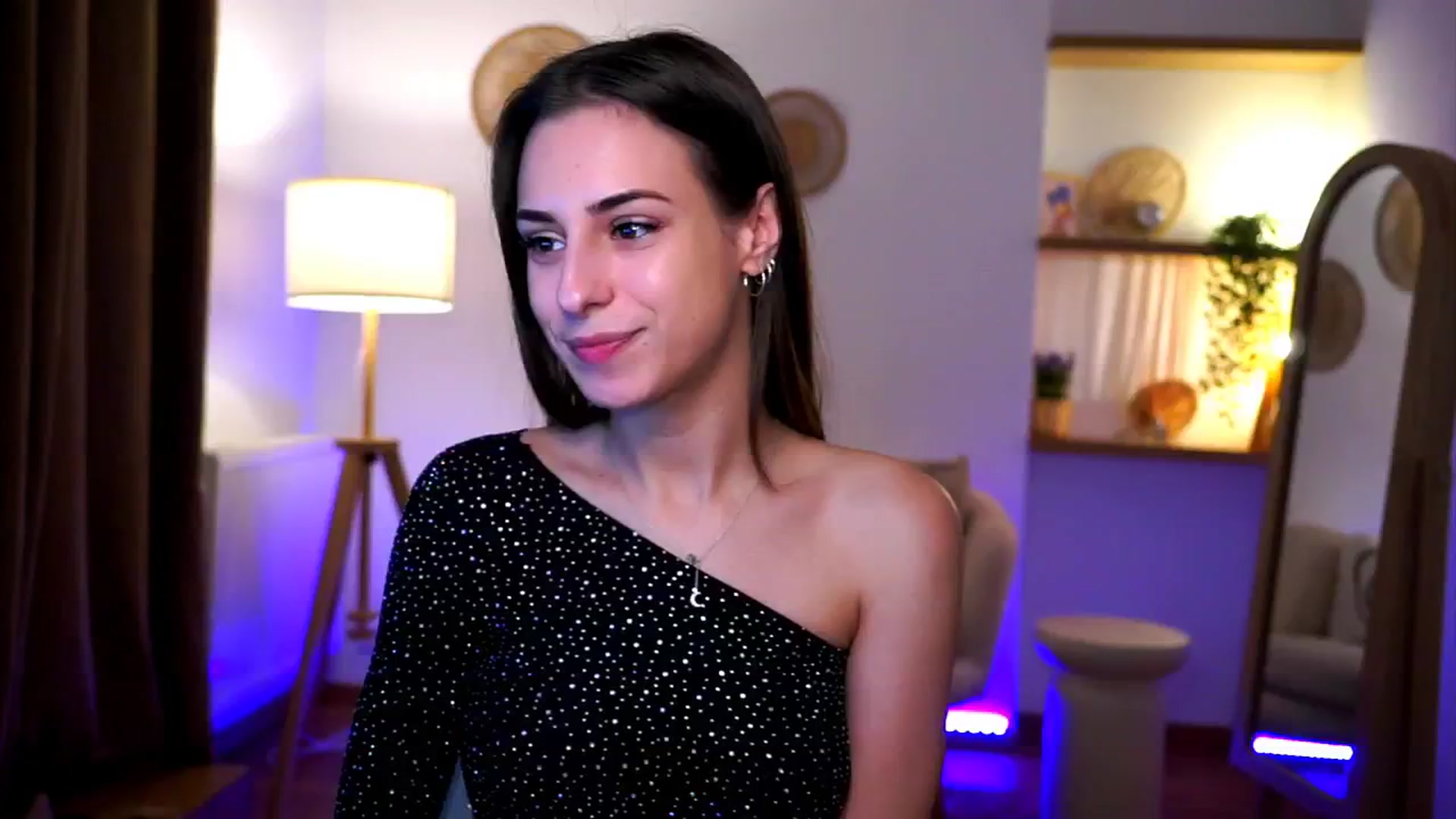 Gallery image thumbnail from Hidden_Gem_'s myfreecams stream on, 12/31/2024, 19:40 image 11 of 20