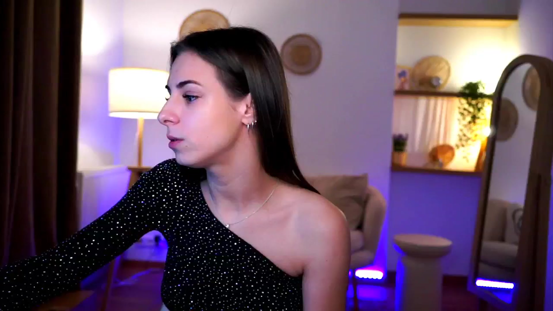 Gallery image thumbnail from Hidden_Gem_'s myfreecams stream on, 12/31/2024, 19:40 image 9 of 20