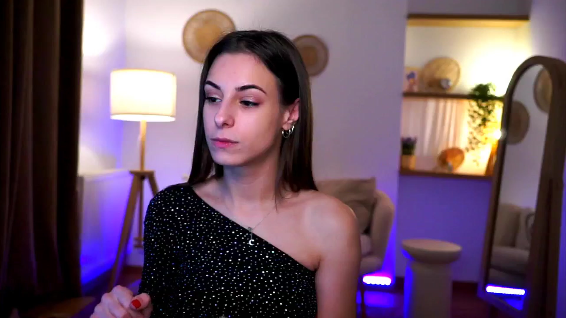Gallery image thumbnail from Hidden_Gem_'s myfreecams stream on, 12/31/2024, 19:40 image 14 of 20