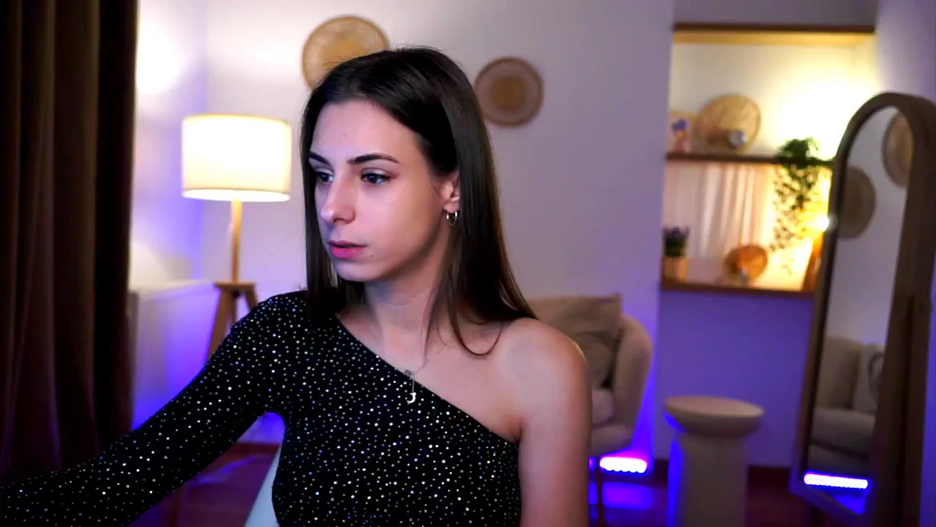 Gallery image thumbnail from Hidden_Gem_'s myfreecams stream on, 12/31/2024, 19:40 image 16 of 20