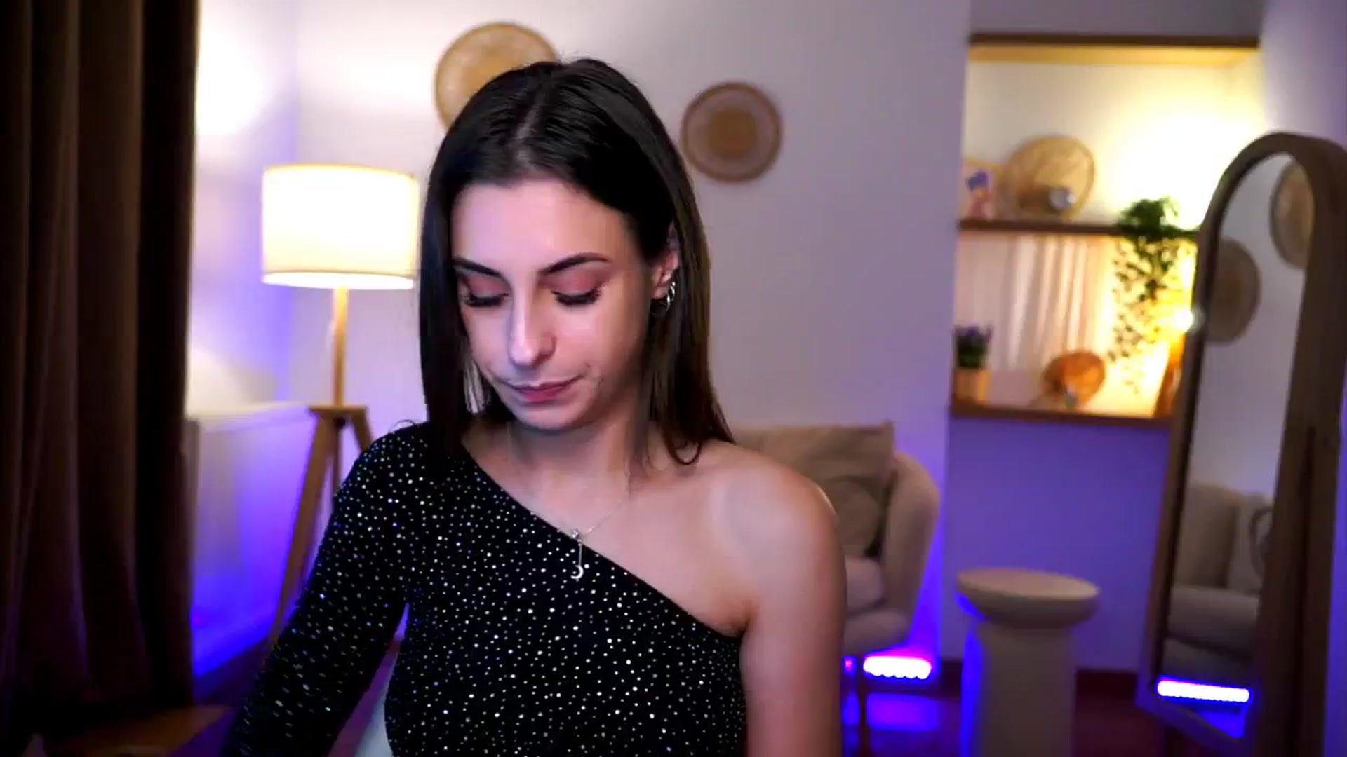 Gallery image thumbnail from Hidden_Gem_'s myfreecams stream on, 12/31/2024, 19:40 image 15 of 20