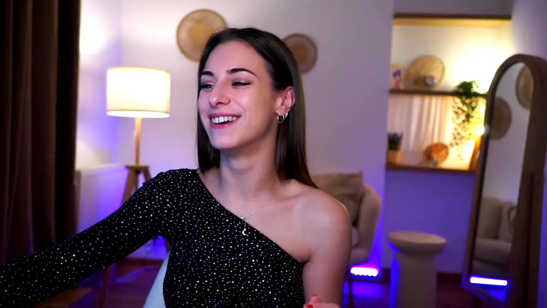 Gallery image thumbnail from Hidden_Gem_'s myfreecams stream on, 12/31/2024, 19:40 image 13 of 20