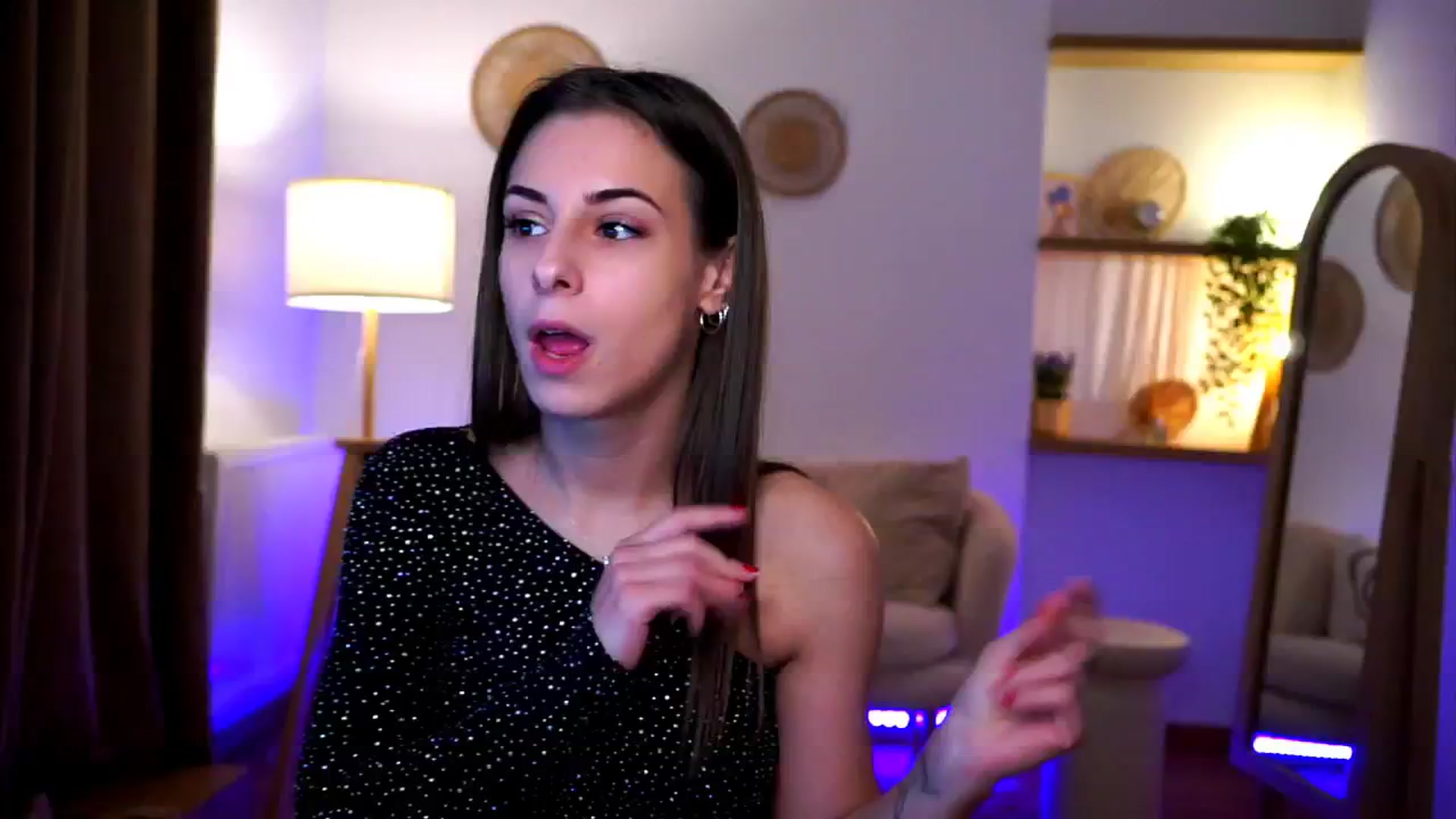 Gallery image thumbnail from Hidden_Gem_'s myfreecams stream on, 12/31/2024, 19:40 image 8 of 20