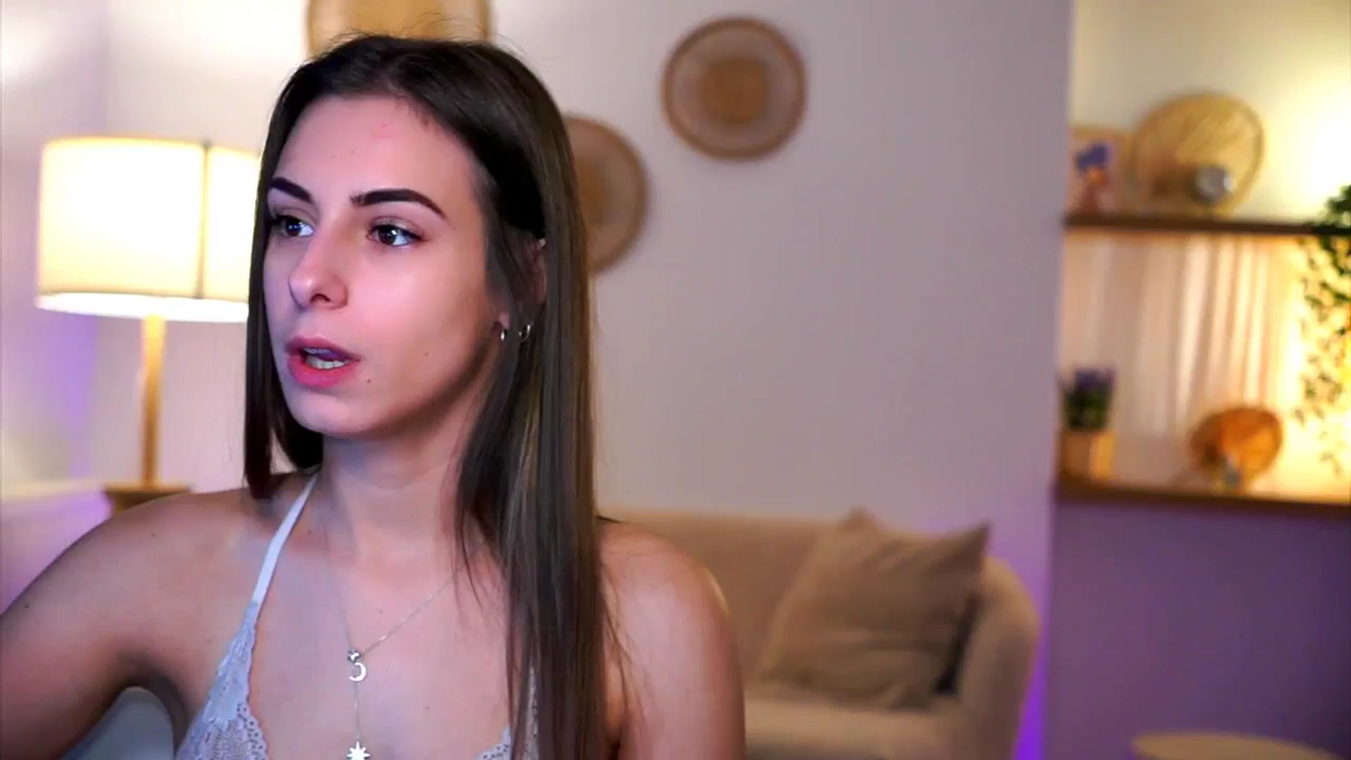 Gallery image thumbnail from Hidden_Gem_'s myfreecams stream on, 01/06/2025, 18:33 image 4 of 20