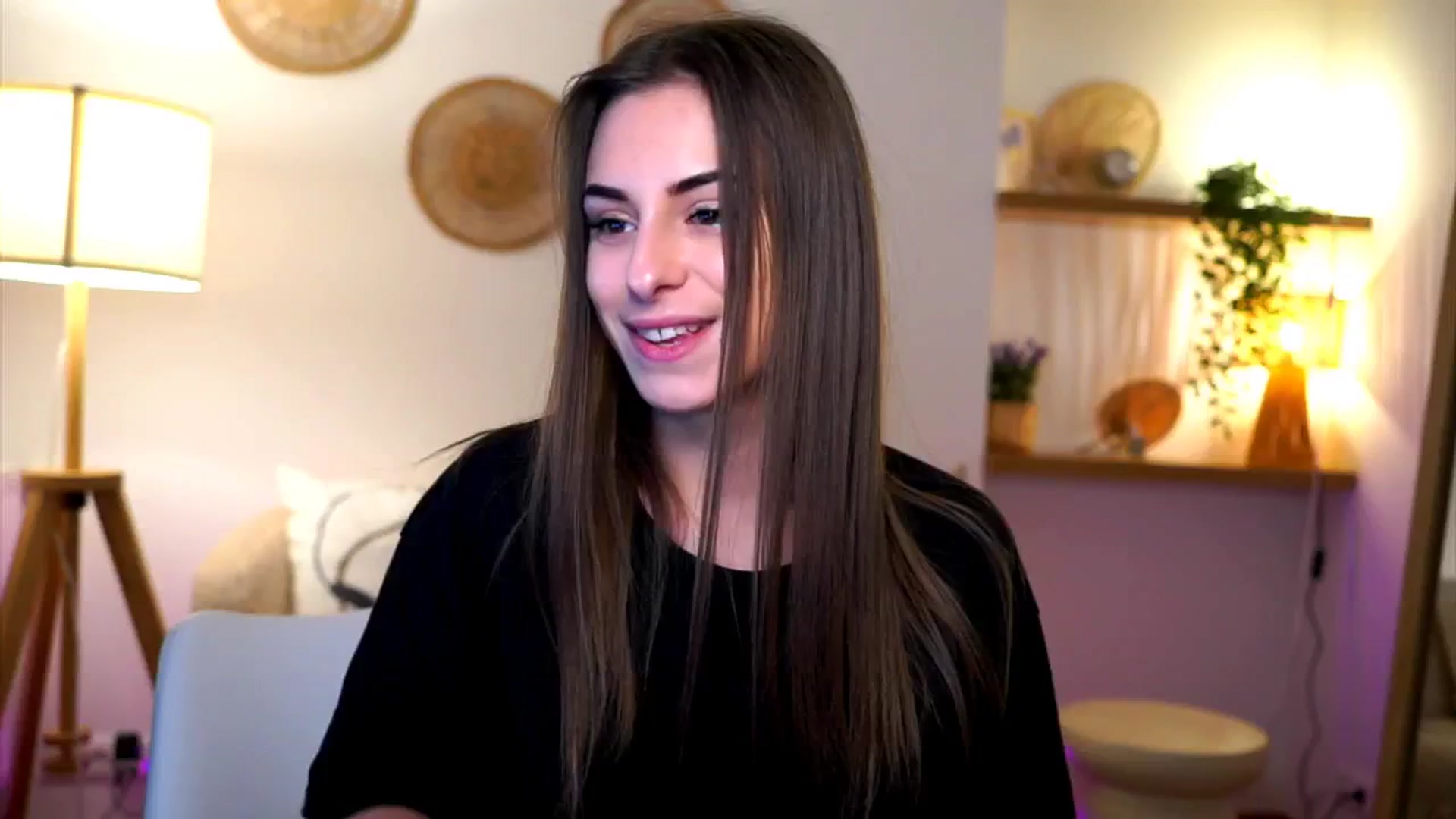 Gallery image thumbnail from Hidden_Gem_'s myfreecams stream on, 02/10/2025, 19:25 image 1 of 20