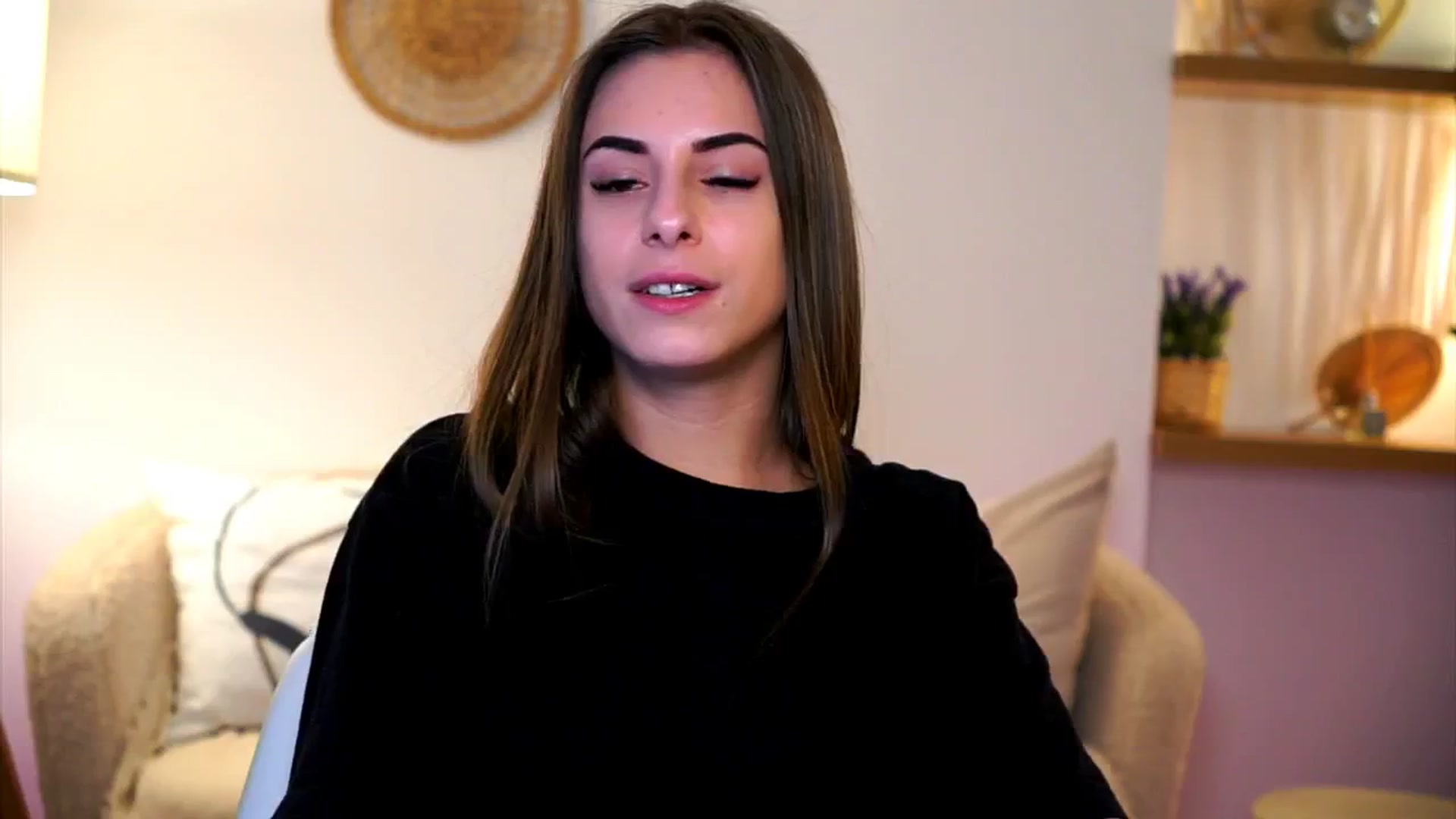Gallery image thumbnail from Hidden_Gem_'s myfreecams stream on, 02/10/2025, 19:25 image 4 of 20