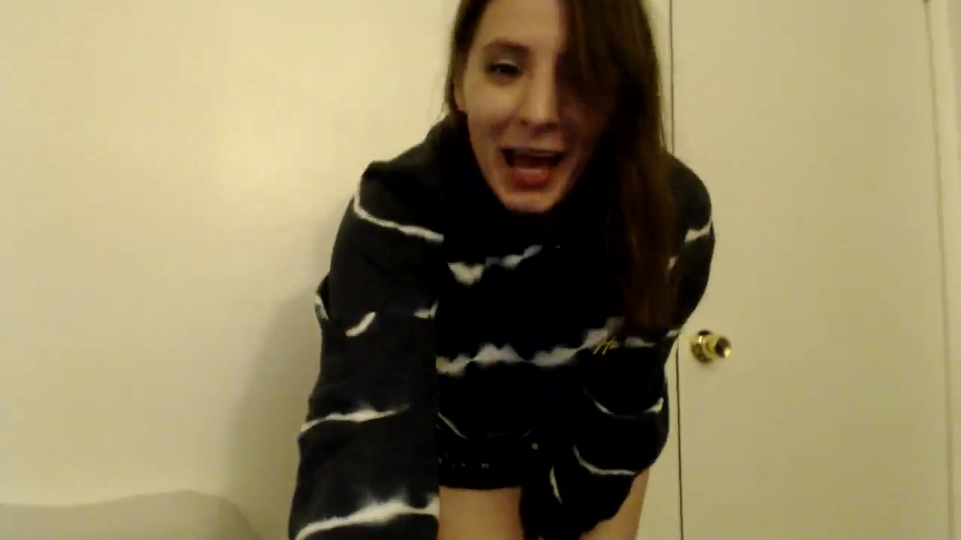 Gallery image thumbnail from HighMINNI_69's myfreecams stream on, 09/03/2024, 11:00 image 15 of 20
