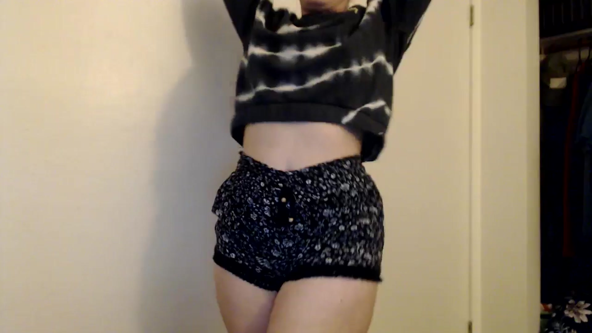 Gallery image thumbnail from HighMINNI_69's myfreecams stream on, 09/29/2024, 15:31 image 20 of 20