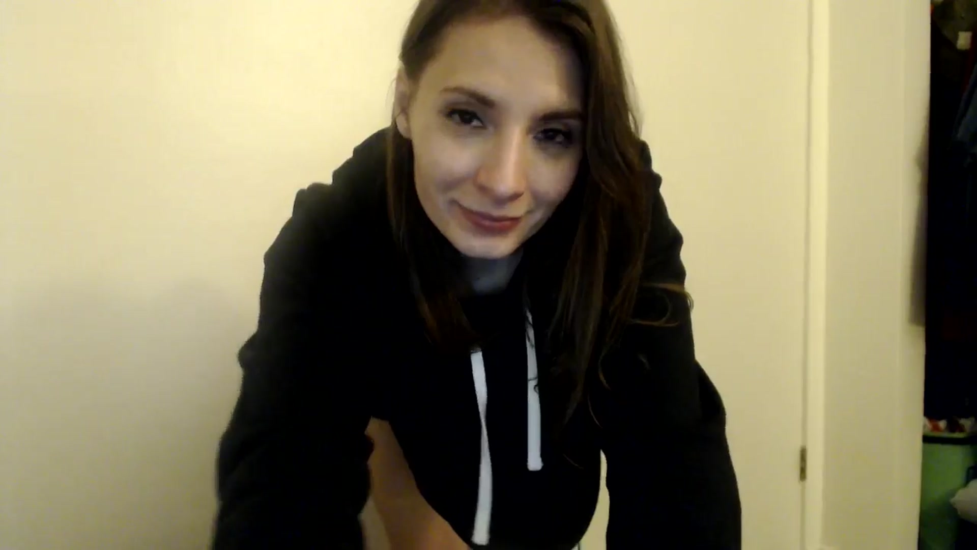 Gallery image thumbnail from HighMINNI_69's myfreecams stream on, 10/14/2024, 08:46 image 15 of 20