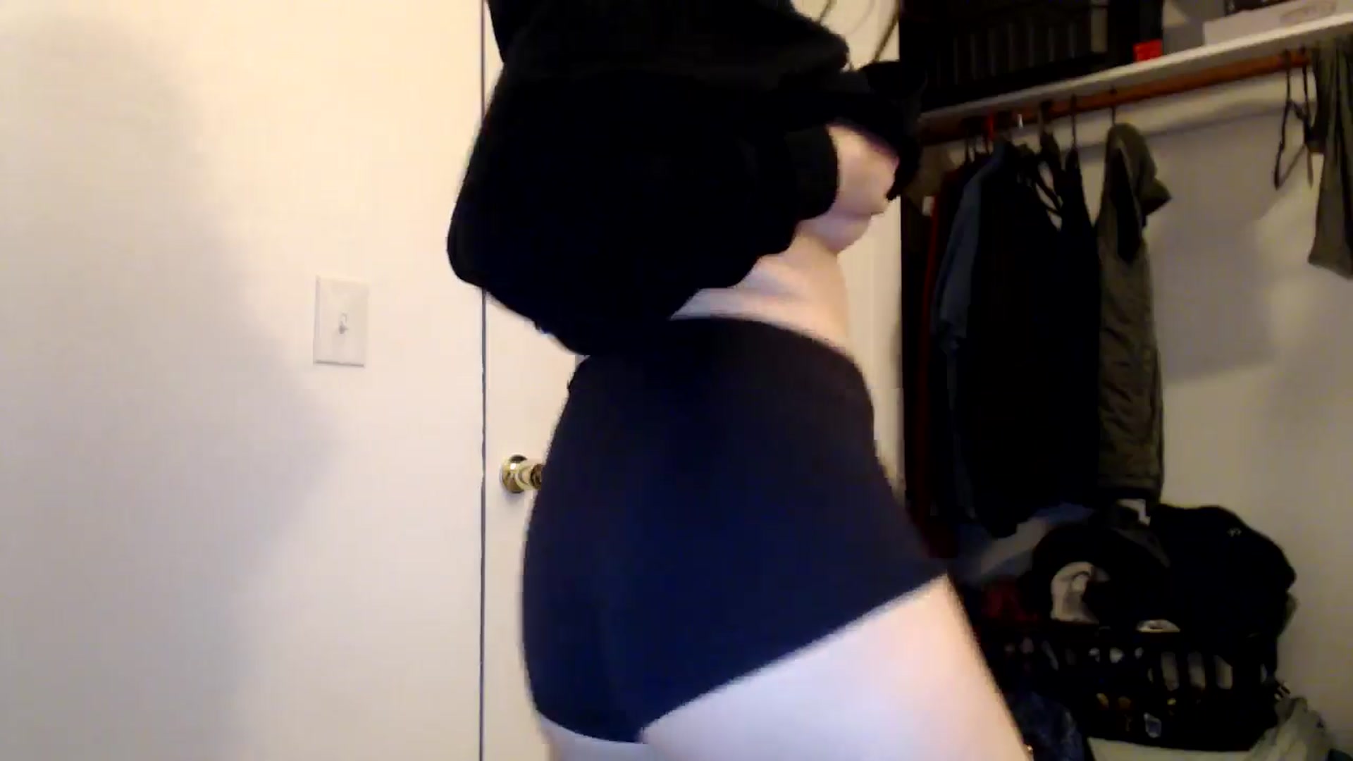 Gallery image thumbnail from HighMINNI_69's myfreecams stream on, 10/28/2024, 10:23 image 5 of 20