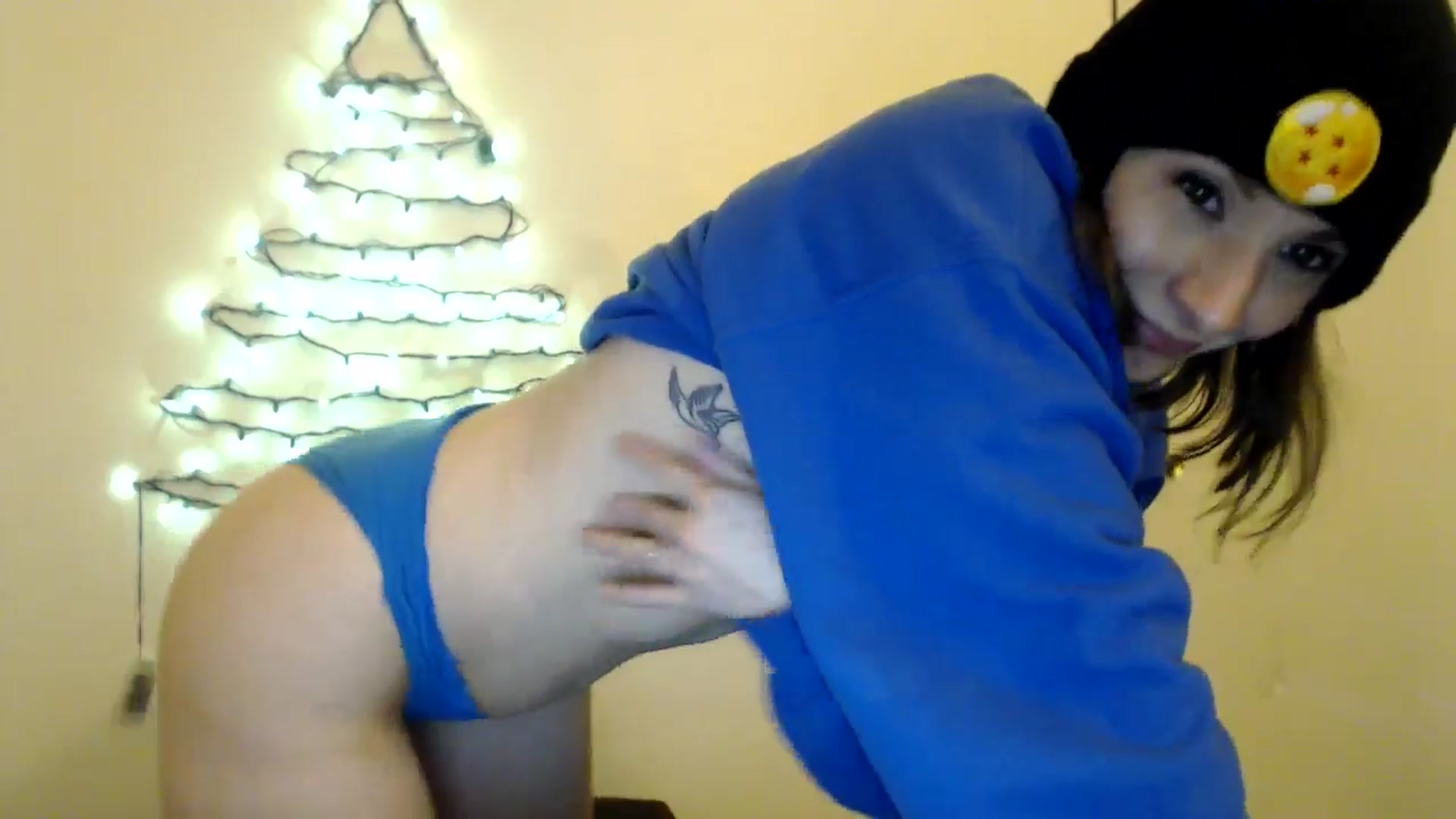Gallery image thumbnail from HighMINNI_69's myfreecams stream on, 12/22/2024, 07:45 image 16 of 20