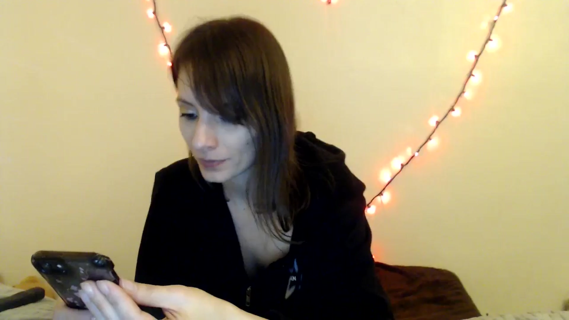 Gallery image thumbnail from HighMINNI_69's myfreecams stream on, 03/31/2025, 12:32 image 10 of 20