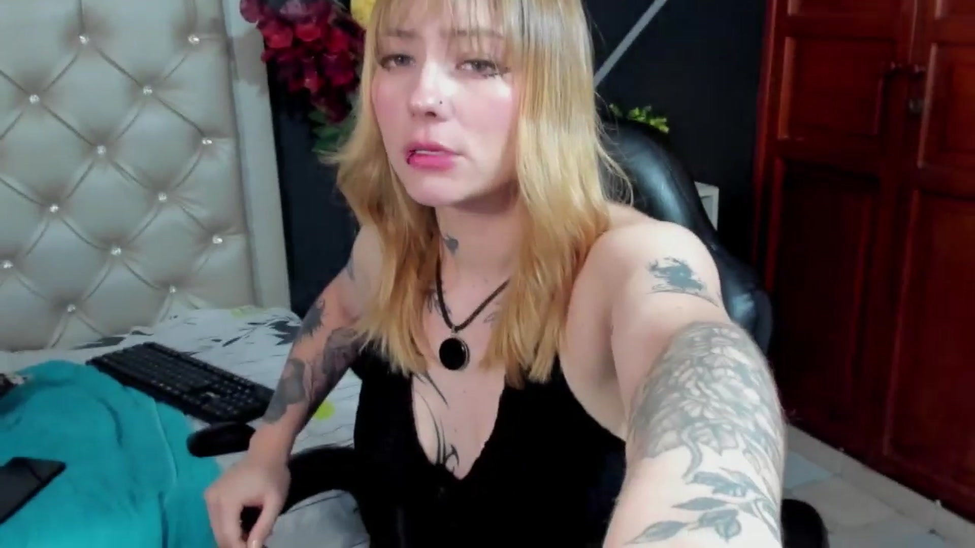 Gallery image thumbnail from Himiiko_togaa's myfreecams stream on, 09/01/2025, 16:57 image 7 of 20