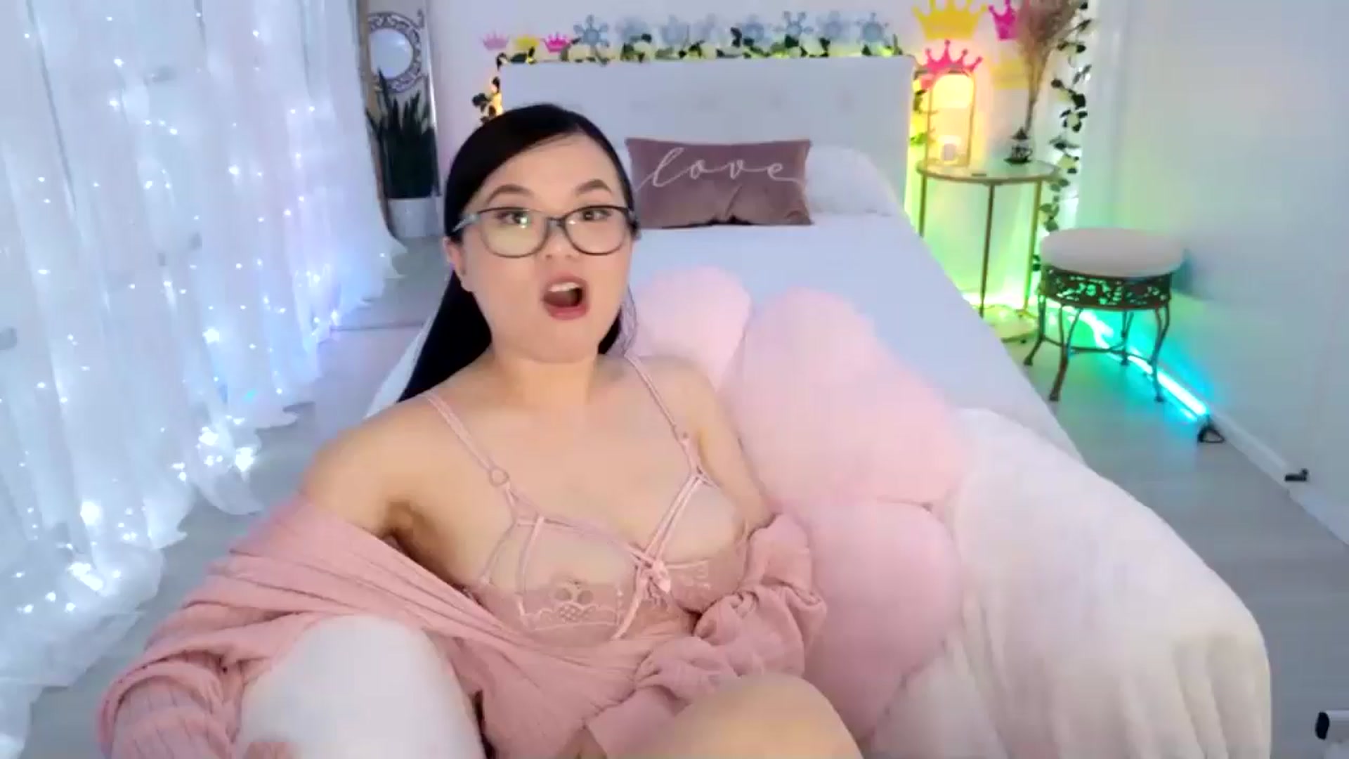 Gallery image thumbnail from Hina_Mango's myfreecams stream on, 12/13/2024, 07:15 image 1 of 20