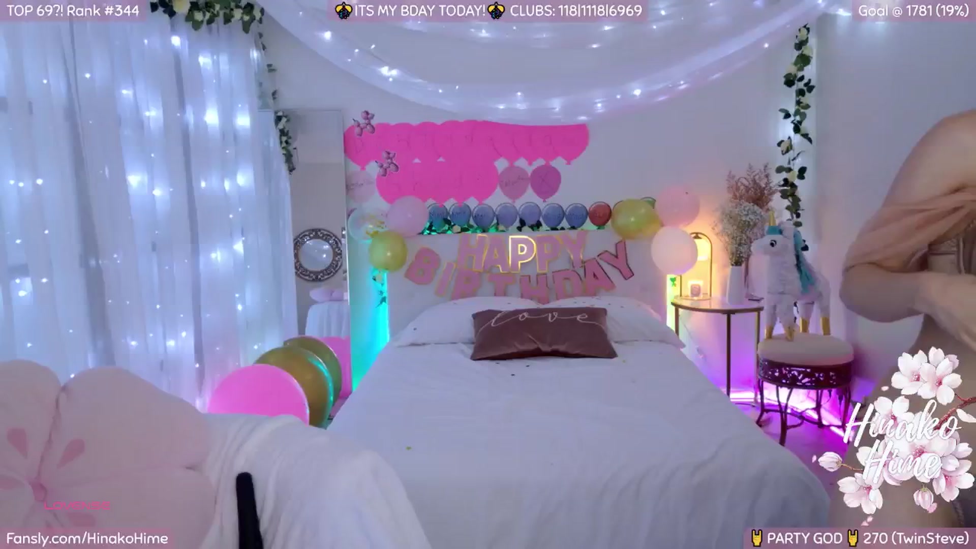 Gallery image thumbnail from HinakoHime's myfreecams stream on, 11/19/2025, 06:31 image 2 of 20