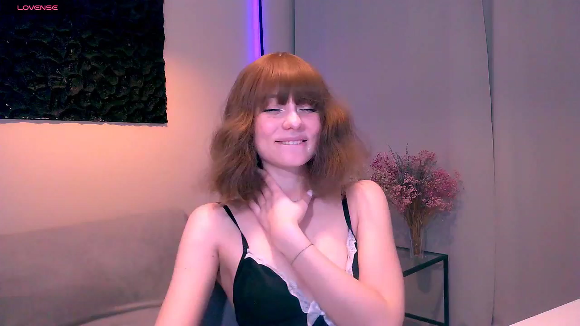 Gallery image thumbnail from HinataHot's myfreecams stream on, 04/21/2026, 19:02 image 16 of 20
