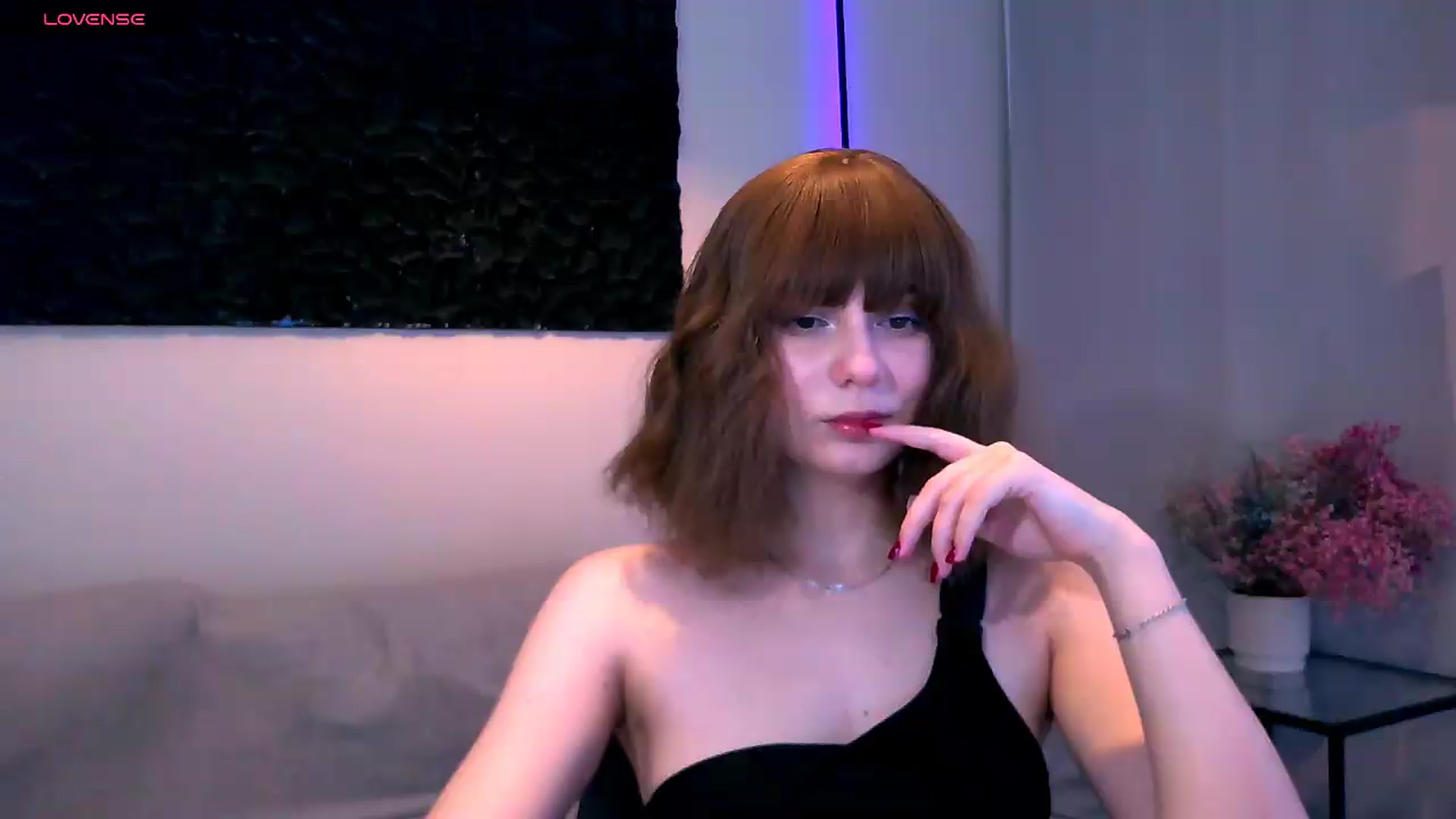 Gallery image thumbnail from HinataHot's myfreecams stream on, 07/27/2026, 16:31 image 15 of 20