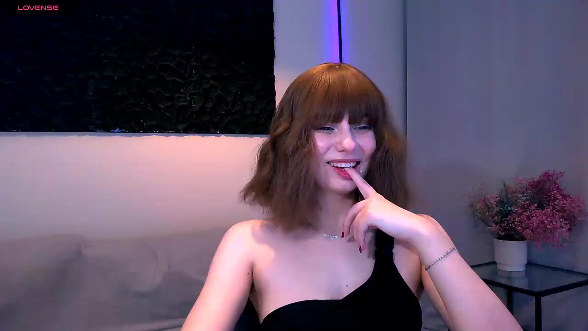 Gallery image thumbnail from HinataHot's myfreecams stream on, 07/27/2026, 16:31 image 17 of 20
