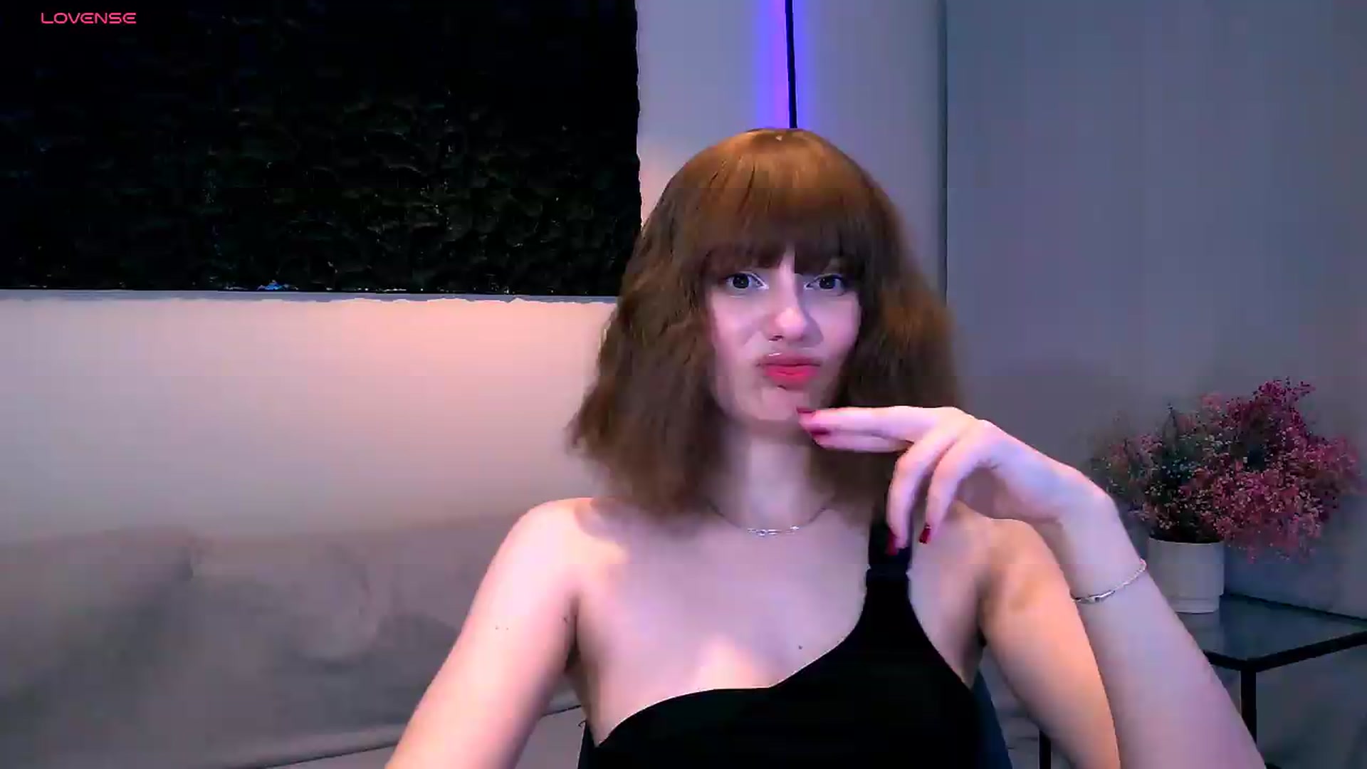 Gallery image thumbnail from HinataHot's myfreecams stream on, 07/27/2026, 17:09 image 5 of 20