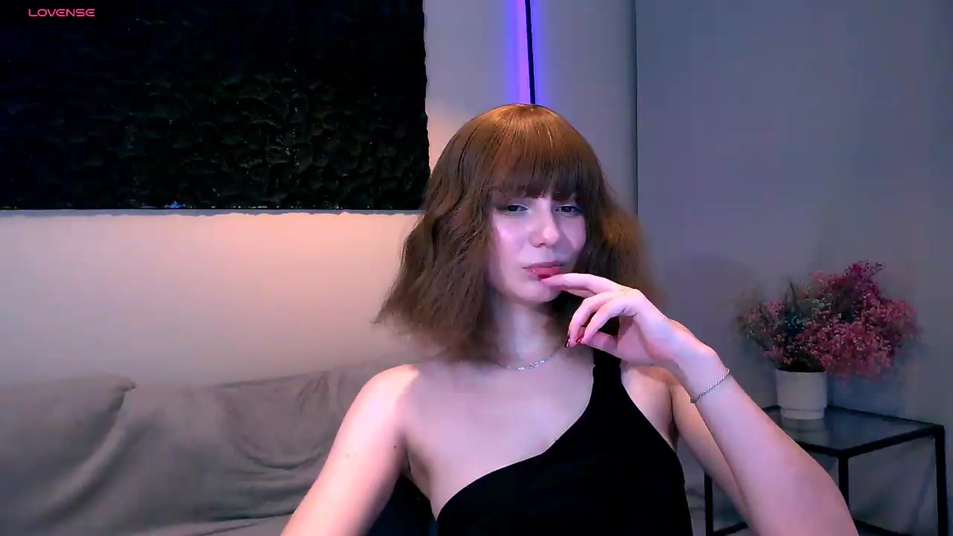 Gallery image thumbnail from HinataHot's myfreecams stream on, 07/27/2026, 18:19 image 6 of 20