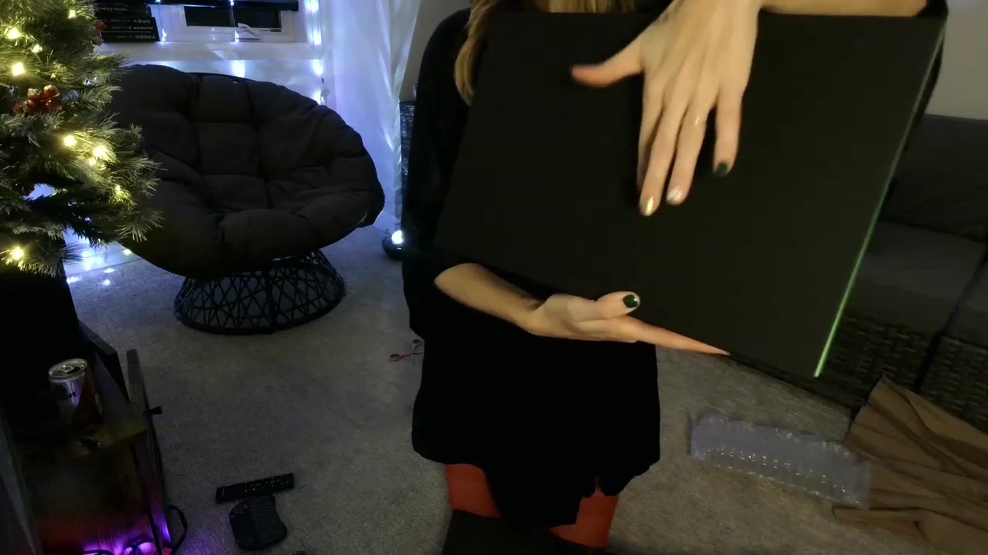 Gallery image thumbnail from HippyBabee's myfreecams stream on, 11/23/2022, 03:57 image 18 of 20