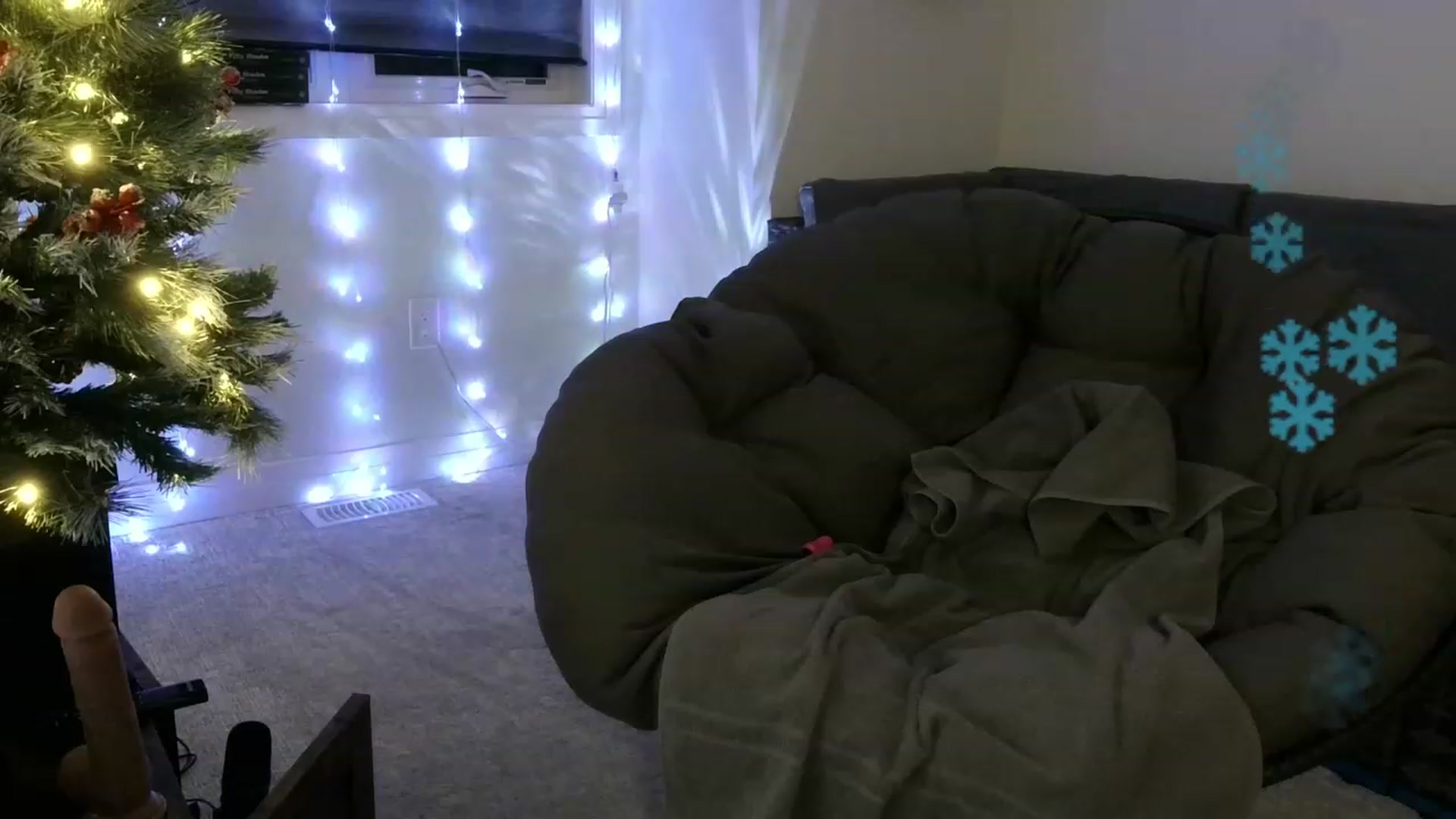 Gallery image thumbnail from HippyBabee's myfreecams stream on, 11/27/2022, 24:16 image 12 of 20