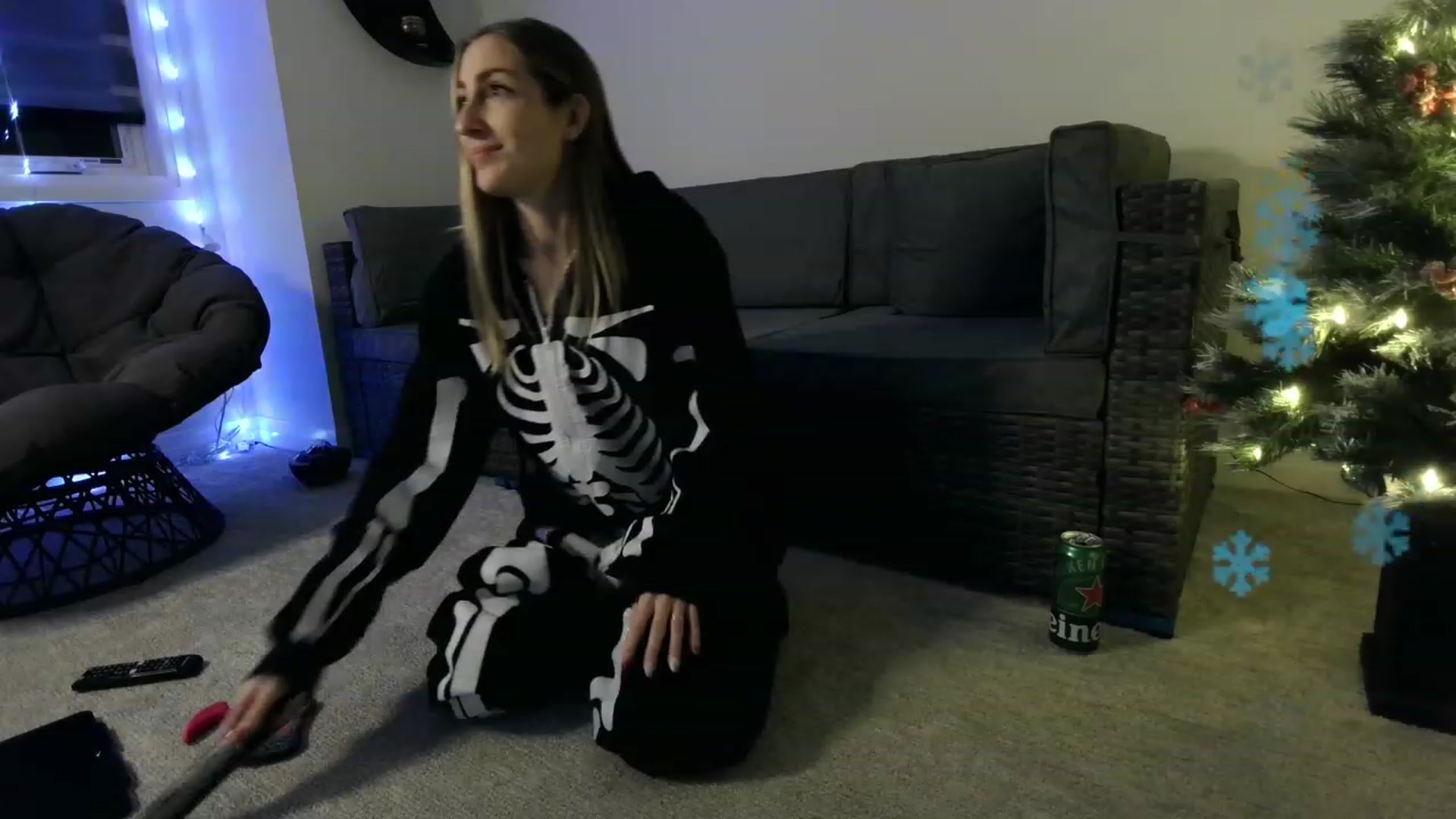 Gallery image thumbnail from HippyBabee's myfreecams stream on, 12/07/2022, 02:52 image 11 of 20