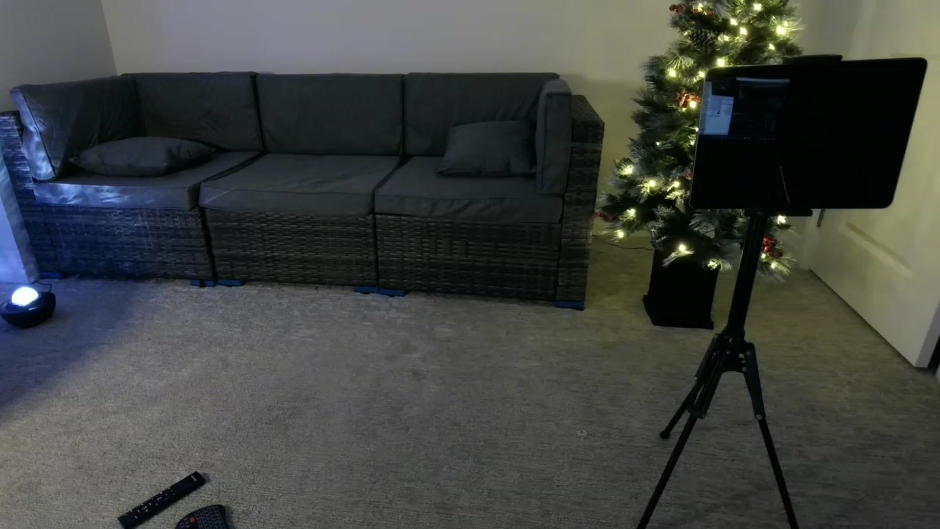 Gallery image thumbnail from HippyBabee's myfreecams stream on, 12/17/2022, 03:58 image 19 of 20