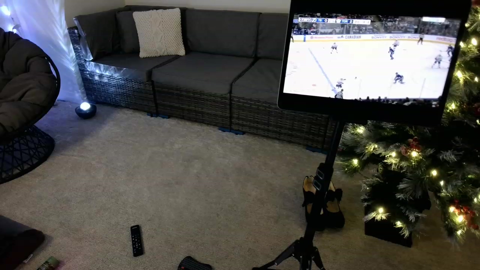Gallery image thumbnail from HippyBabee's myfreecams stream on, 12/21/2022, 04:27 image 8 of 20
