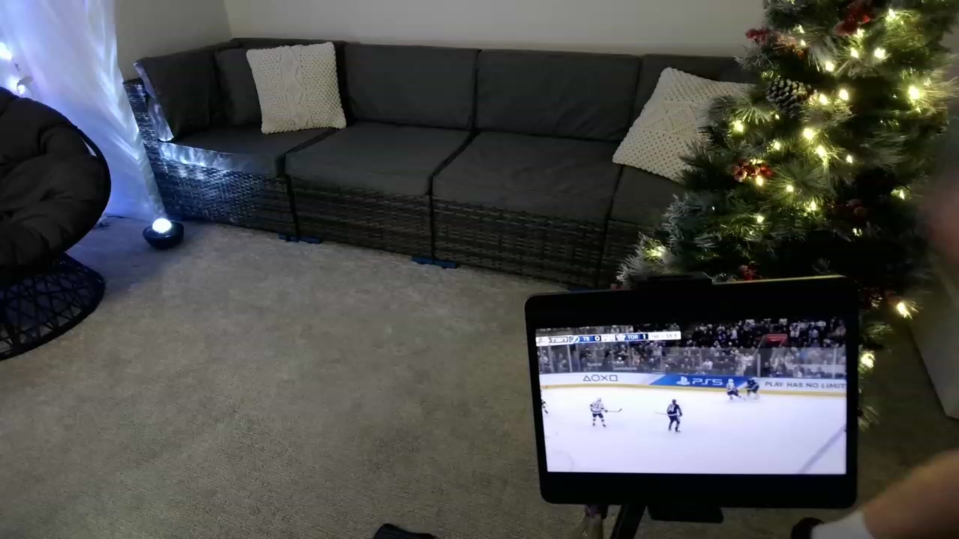 Gallery image thumbnail from HippyBabee's myfreecams stream on, 12/21/2022, 04:27 image 1 of 20