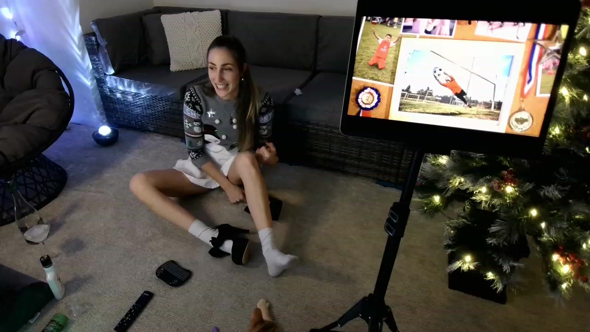 Gallery image thumbnail from HippyBabee's myfreecams stream on, 12/21/2022, 04:27 image 9 of 20