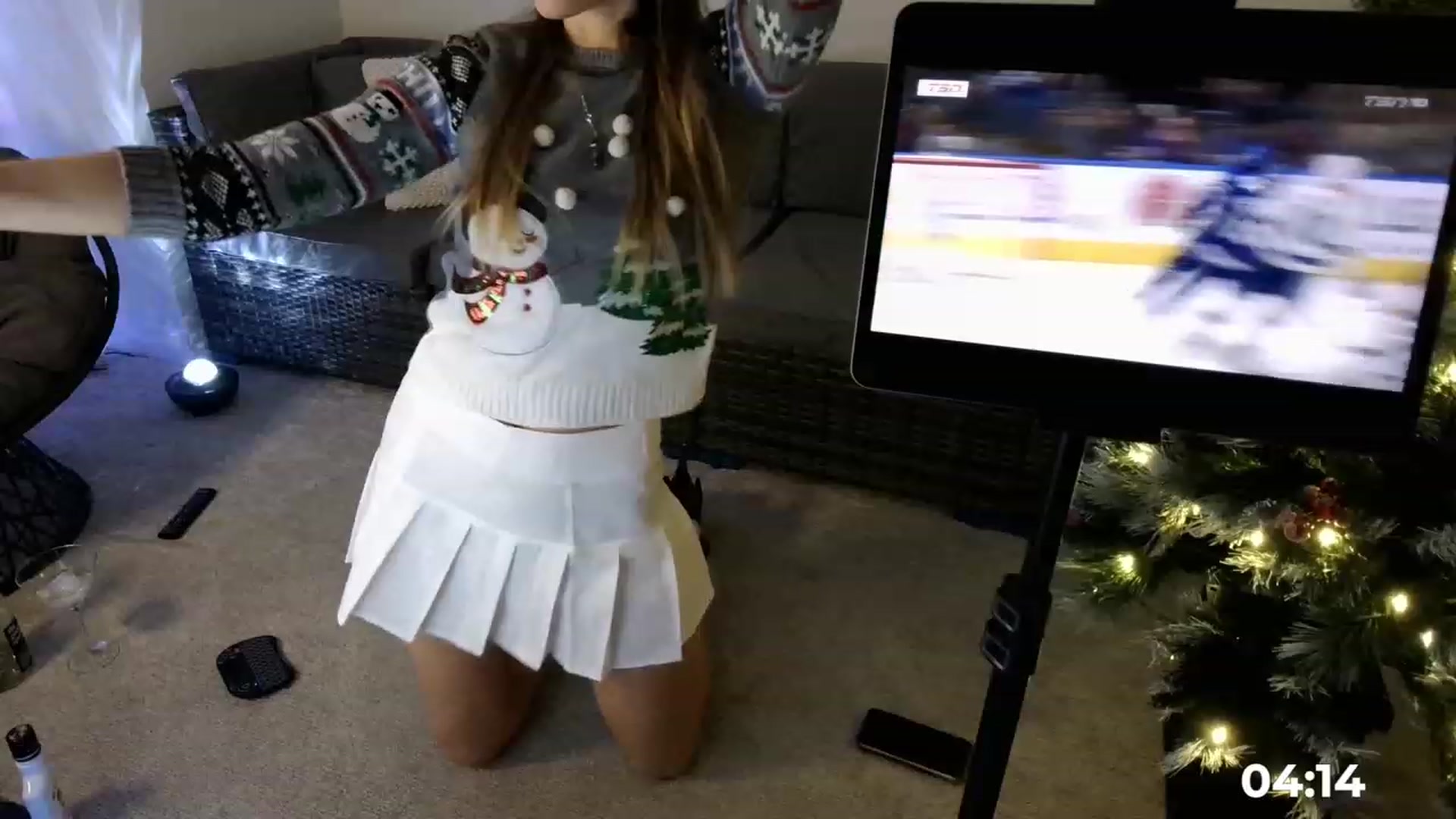 Gallery image thumbnail from HippyBabee's myfreecams stream on, 12/21/2022, 04:27 image 11 of 20