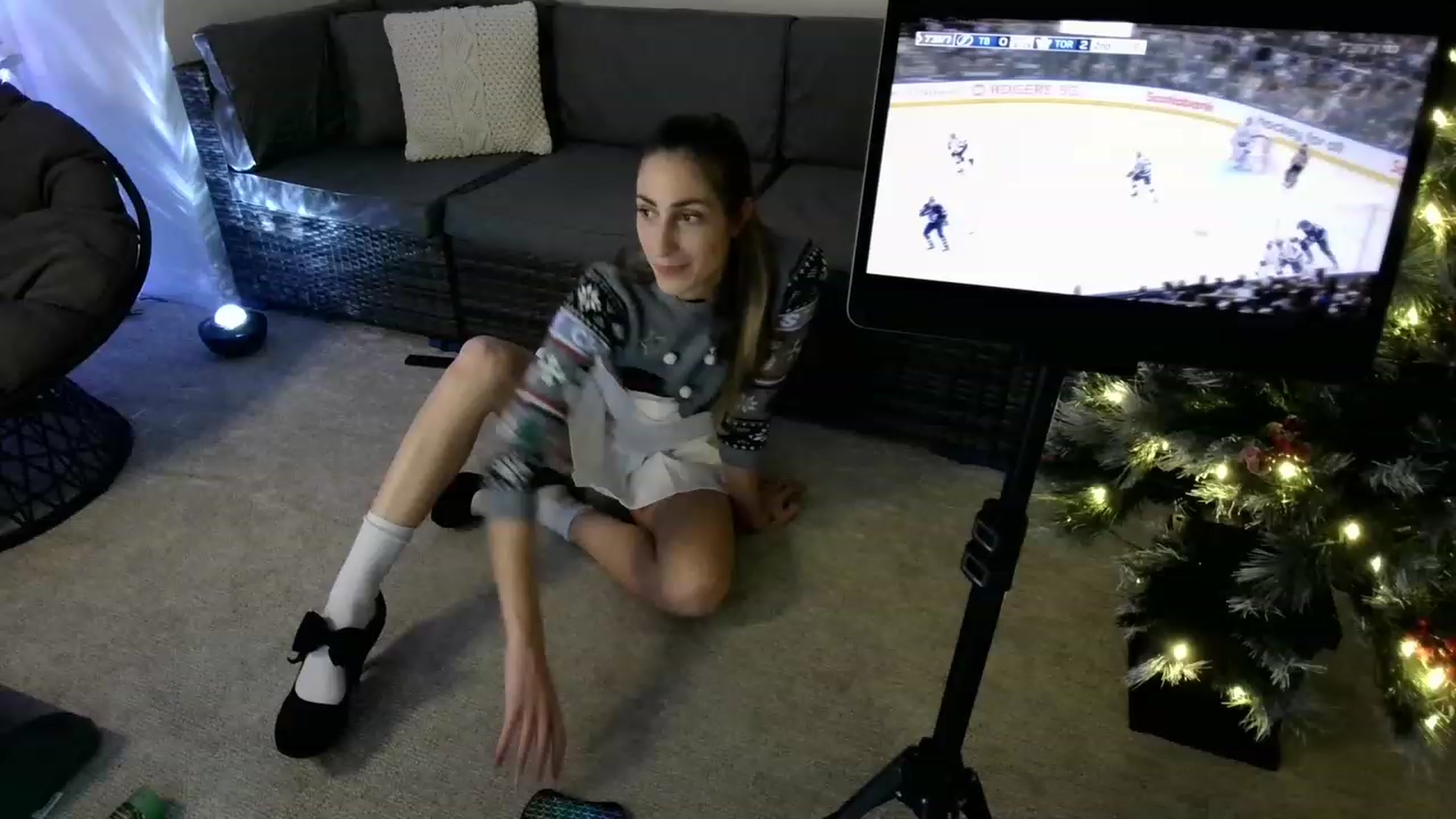 Gallery image thumbnail from HippyBabee's myfreecams stream on, 12/21/2022, 04:27 image 6 of 20