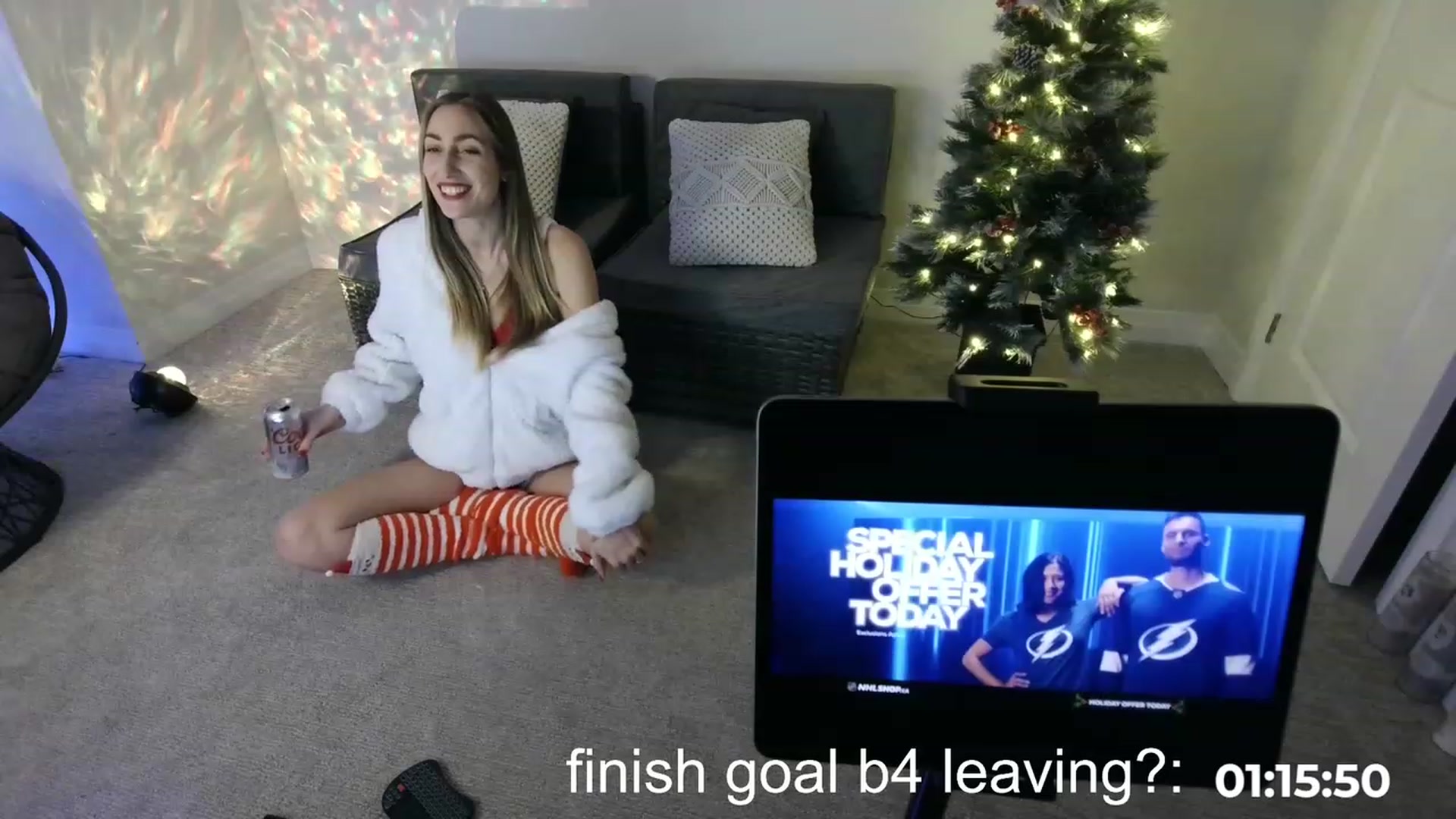 Gallery image thumbnail from HippyBabee's myfreecams stream on, 12/23/2022, 01:54 image 16 of 20