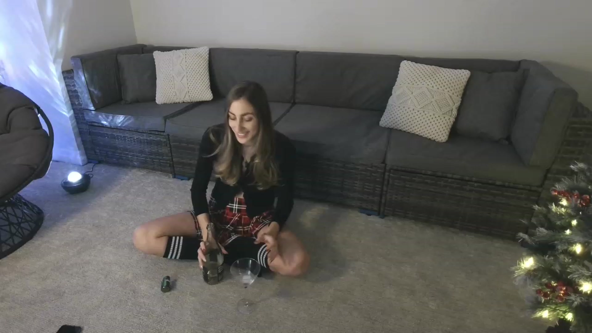 Gallery image thumbnail from HippyBabee's myfreecams stream on, 12/28/2022, 02:38 image 5 of 20