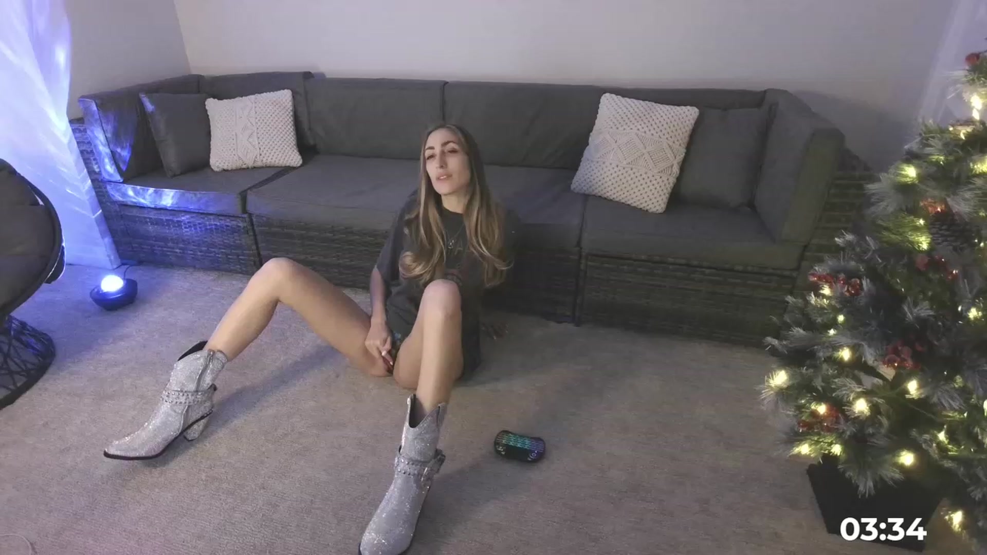 Gallery image thumbnail from HippyBabee's myfreecams stream on, 01/03/2023, 03:20 image 1 of 20