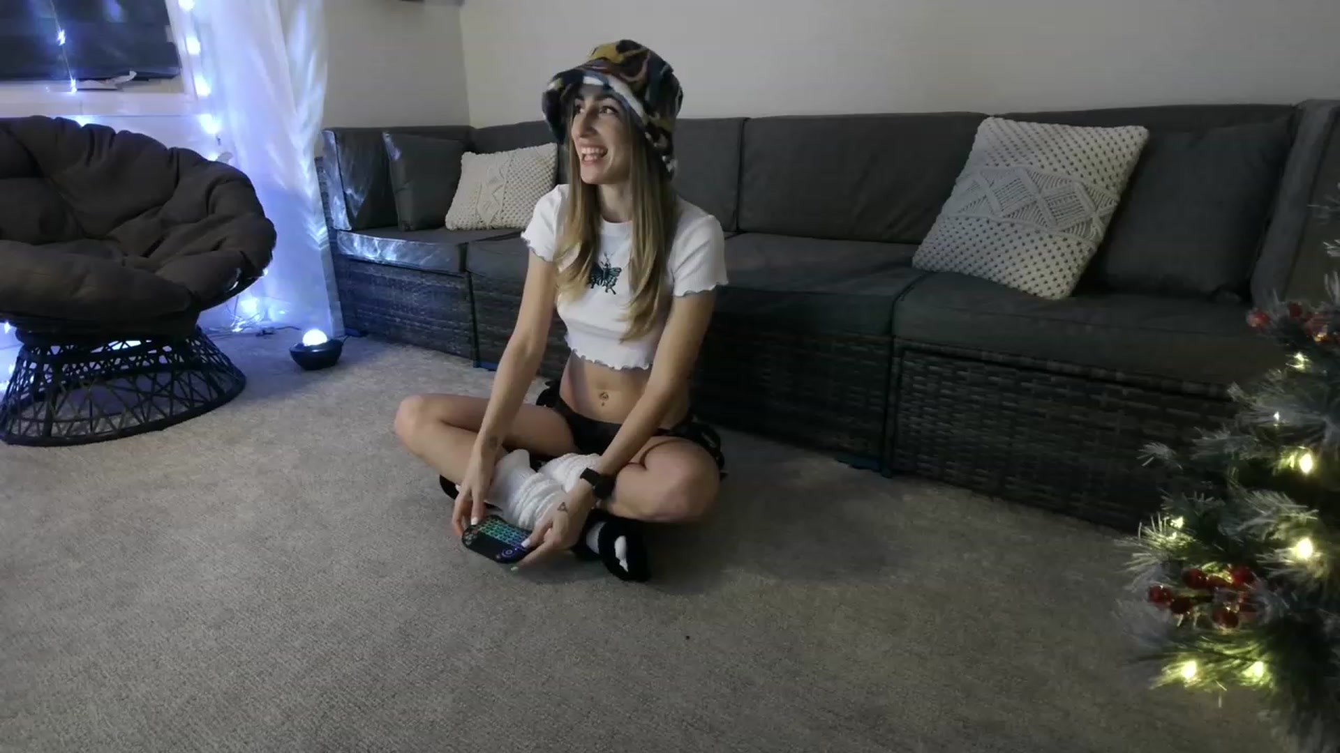 Gallery image thumbnail from HippyBabee's myfreecams stream on, 01/06/2023, 03:26 image 12 of 20