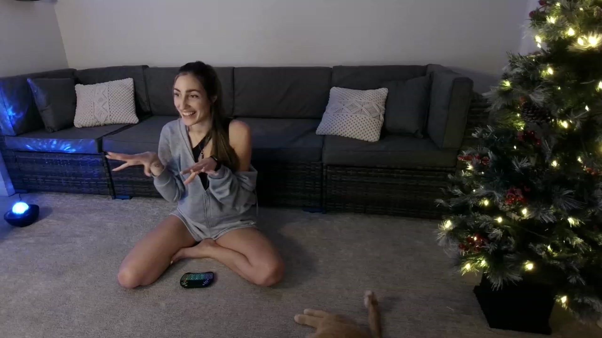 Gallery image thumbnail from HippyBabee's myfreecams stream on, 01/13/2023, 03:38 image 4 of 20