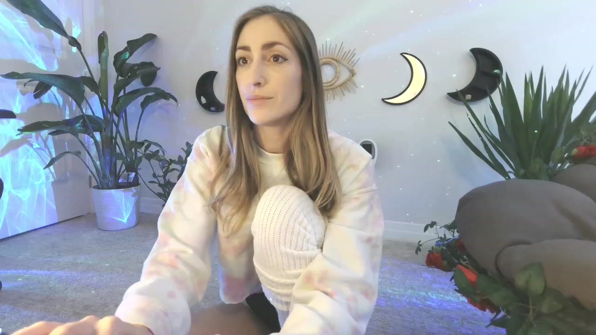 Gallery image thumbnail from HippyBabee's myfreecams stream on, 02/03/2023, 21:29 image 8 of 20