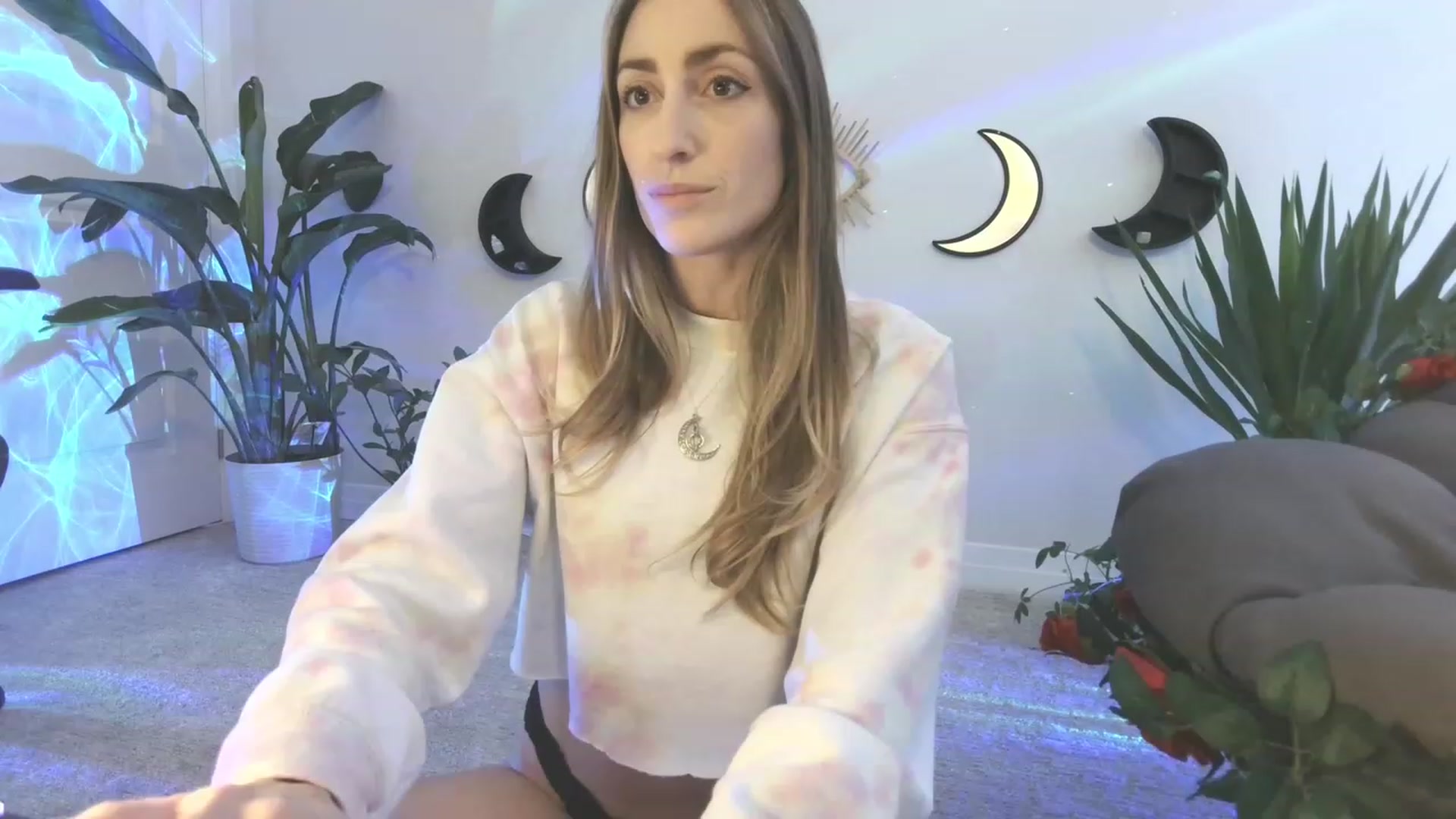 Gallery image thumbnail from HippyBabee's myfreecams stream on, 02/03/2023, 21:29 image 7 of 20