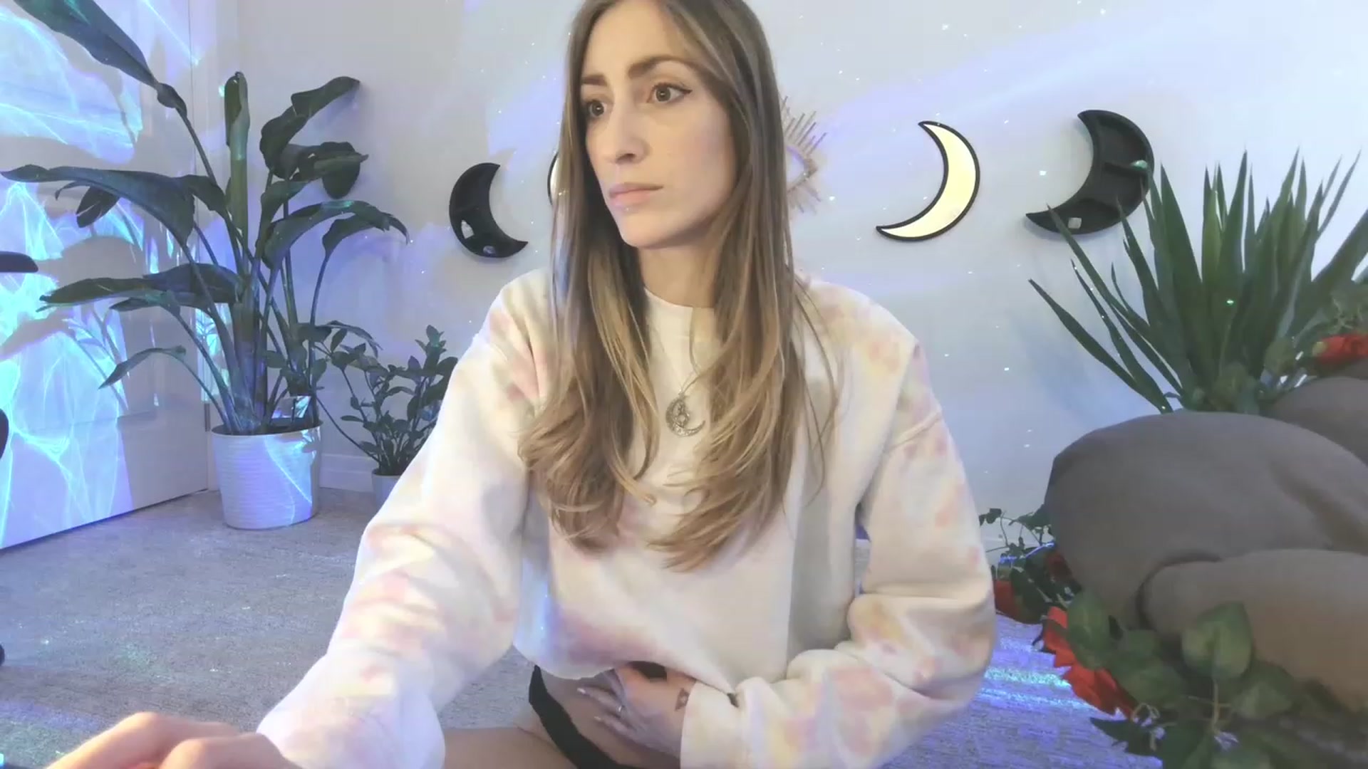 Gallery image thumbnail from HippyBabee's myfreecams stream on, 02/03/2023, 21:29 image 10 of 20