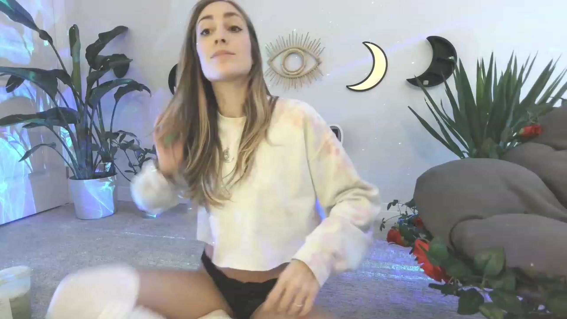 Gallery image thumbnail from HippyBabee's myfreecams stream on, 02/03/2023, 21:29 image 1 of 20