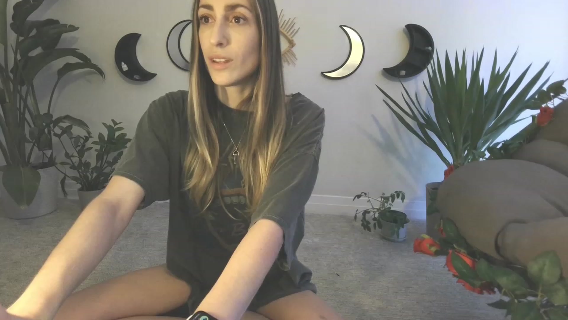 Gallery image thumbnail from HippyBabee's myfreecams stream on, 02/14/2023, 02:00 image 14 of 20