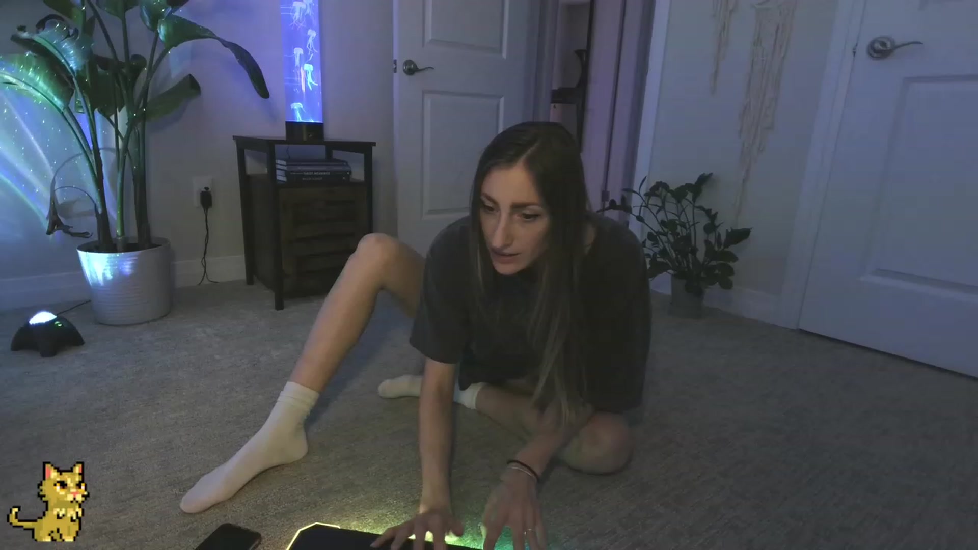 Gallery image thumbnail from HippyBabee's myfreecams stream on, 04/08/2023, 02:31 image 2 of 20